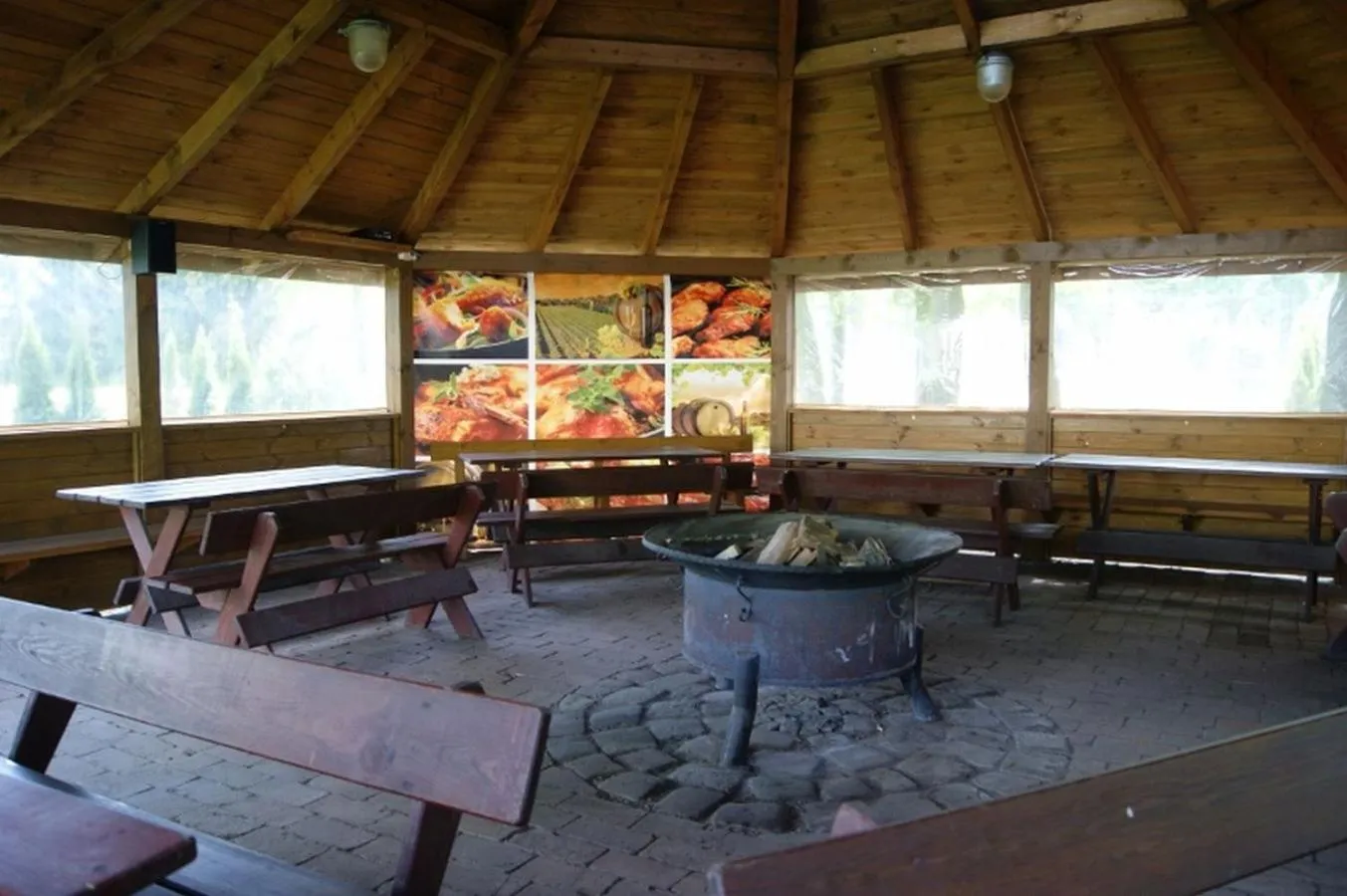 BBQ facilities in Hotel Parkowy