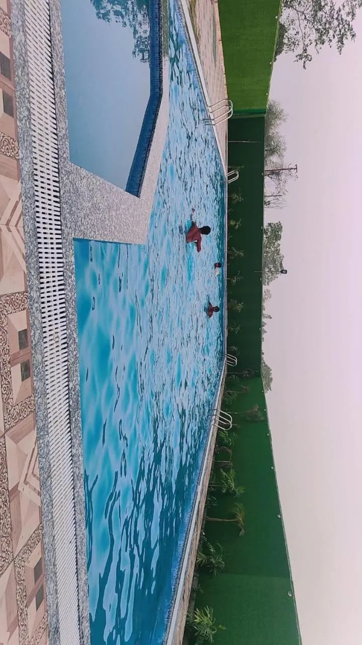 Swimming Pool in Shiva Palace by Golden Leaf Hotels