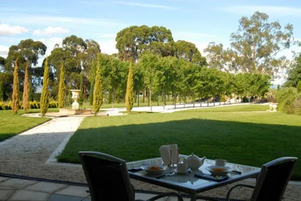 The Gatehouse at Villa Raedward