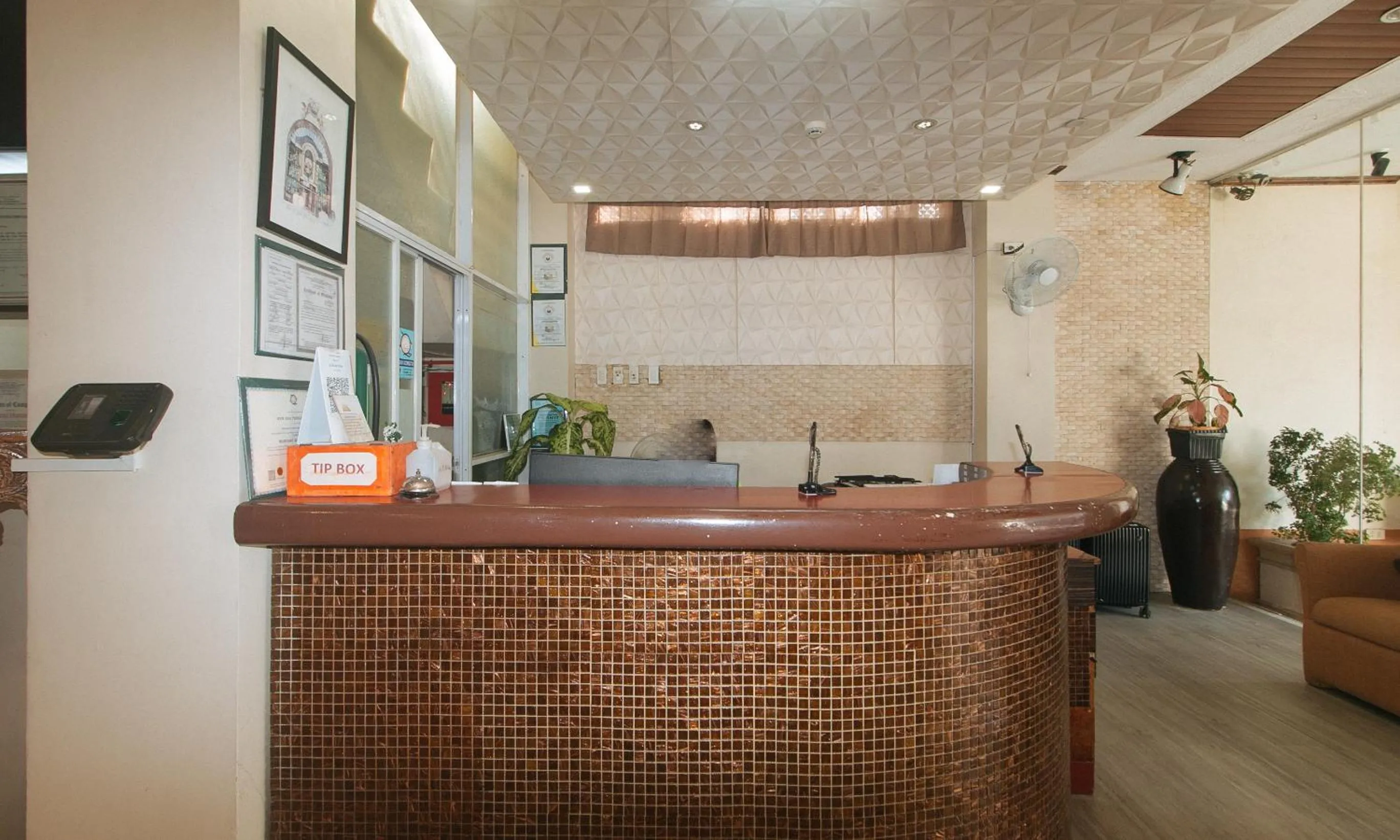 Lobby or reception in RedDoorz Plus New Era Budget Hotel Mabolo former RedDoorz near Landers Superstore Cebu City