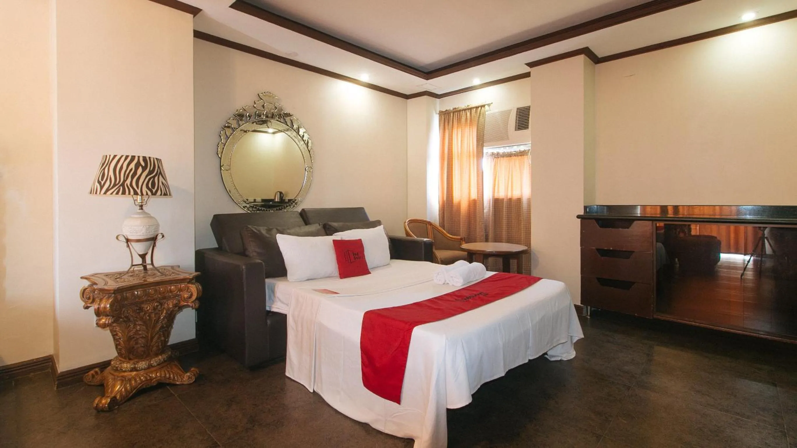 Bed in RedDoorz Plus New Era Budget Hotel Mabolo former RedDoorz near Landers Superstore Cebu City
