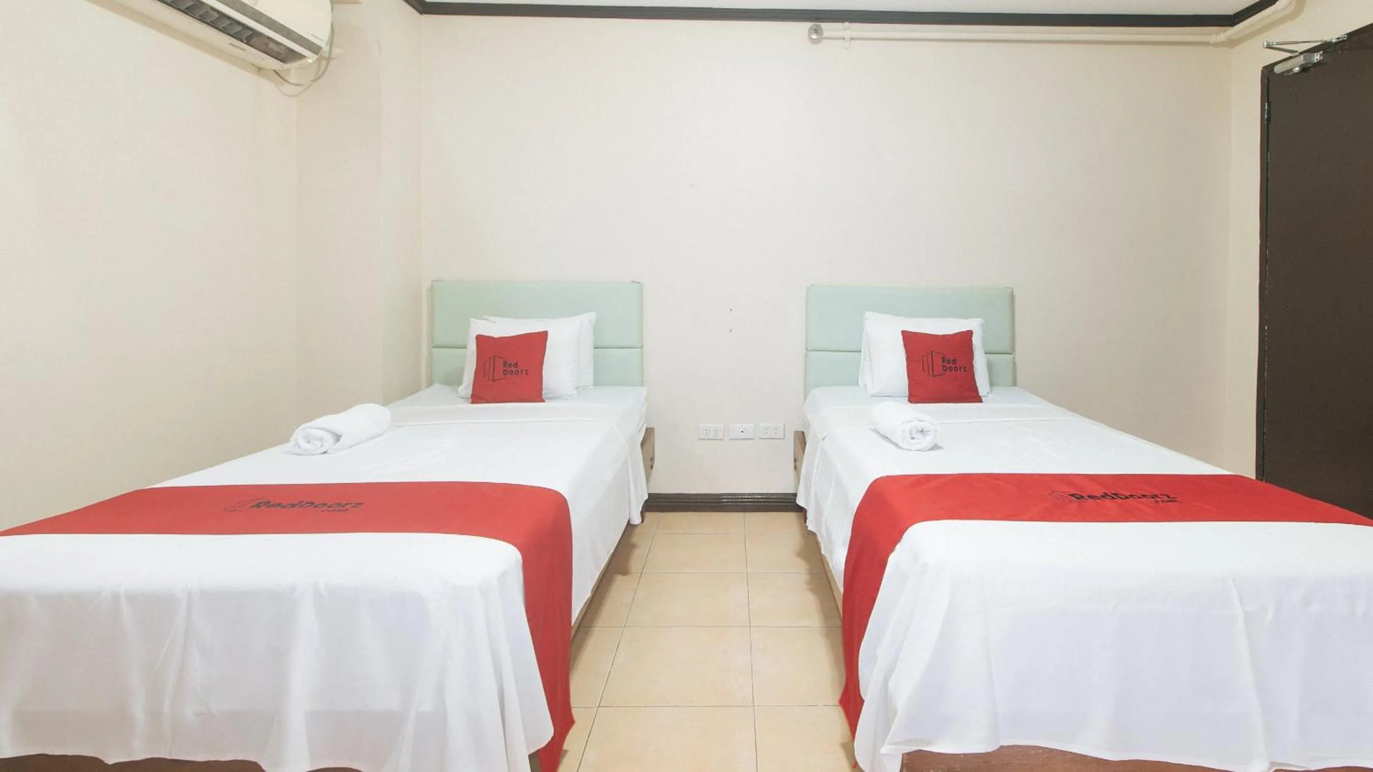 Bedroom, Bed in RedDoorz Plus New Era Budget Hotel Mabolo former RedDoorz near Landers Superstore Cebu City