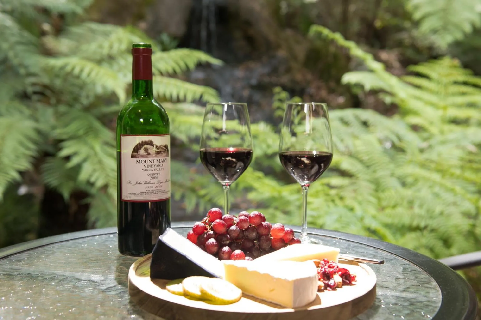 Food and drinks in Myers Creek Cascades Luxury Cottages