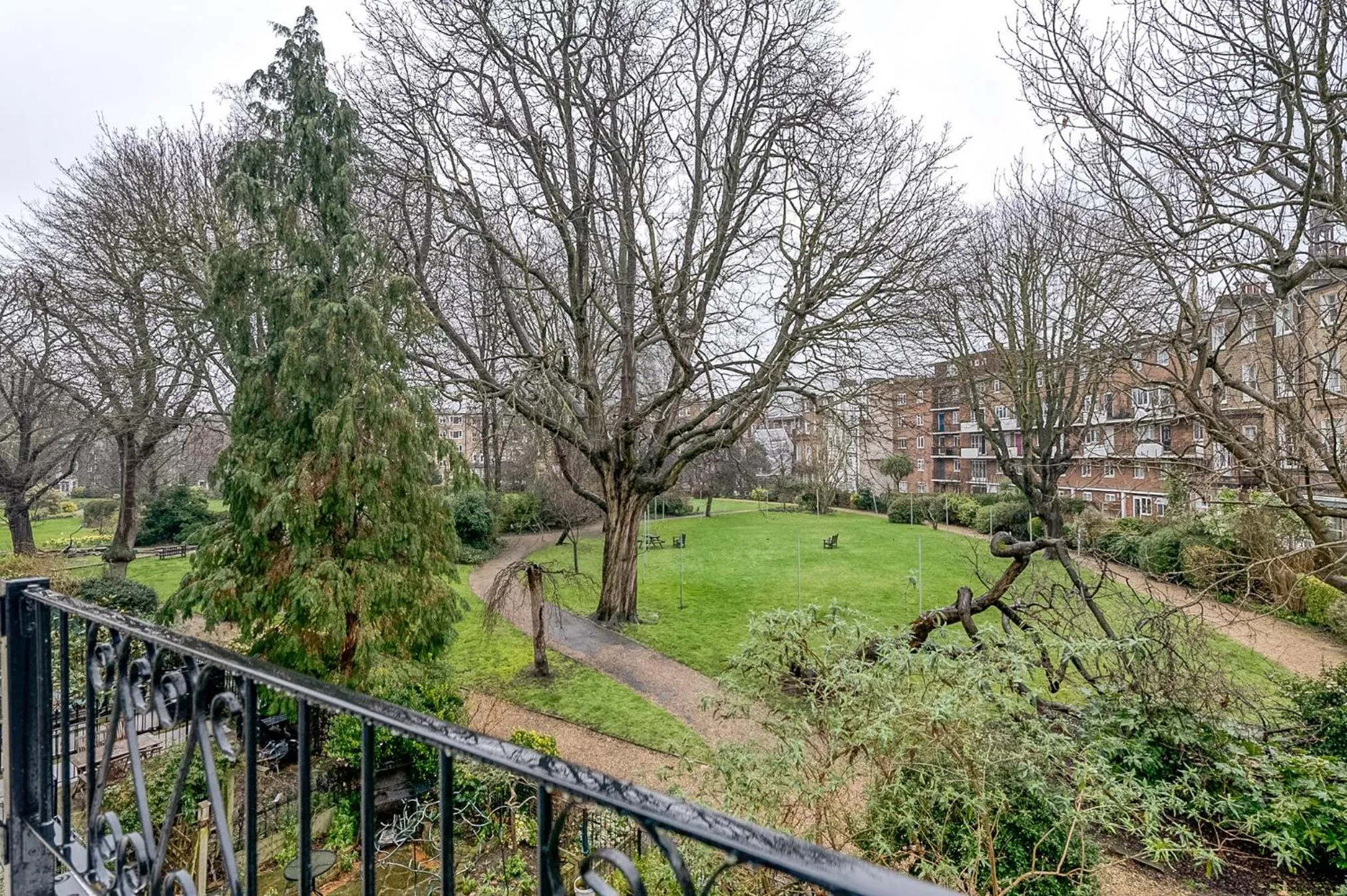 Neighbourhood in Kensington Rooms - Warwick Road