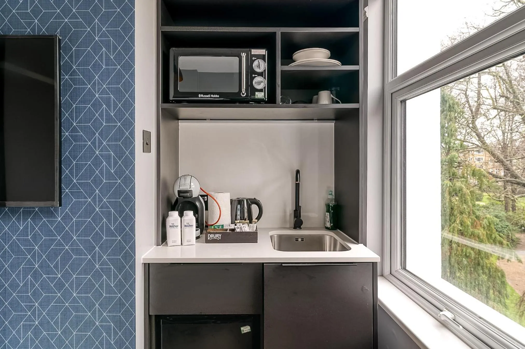 Coffee/tea facilities in Kensington Rooms - Warwick Road