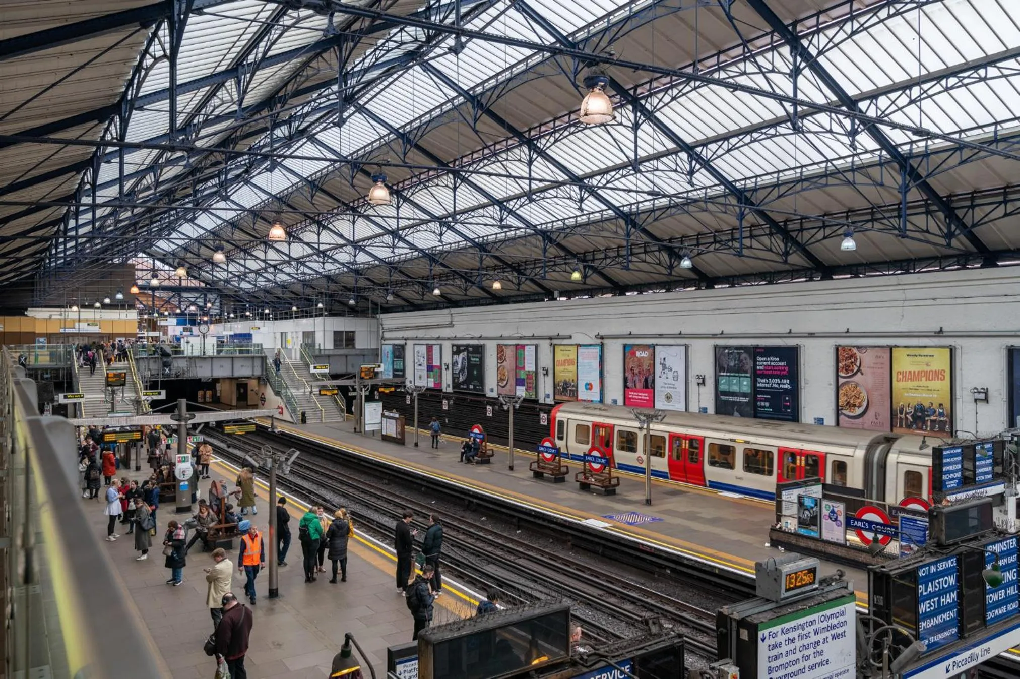 People in Kensington Rooms - Warwick Road