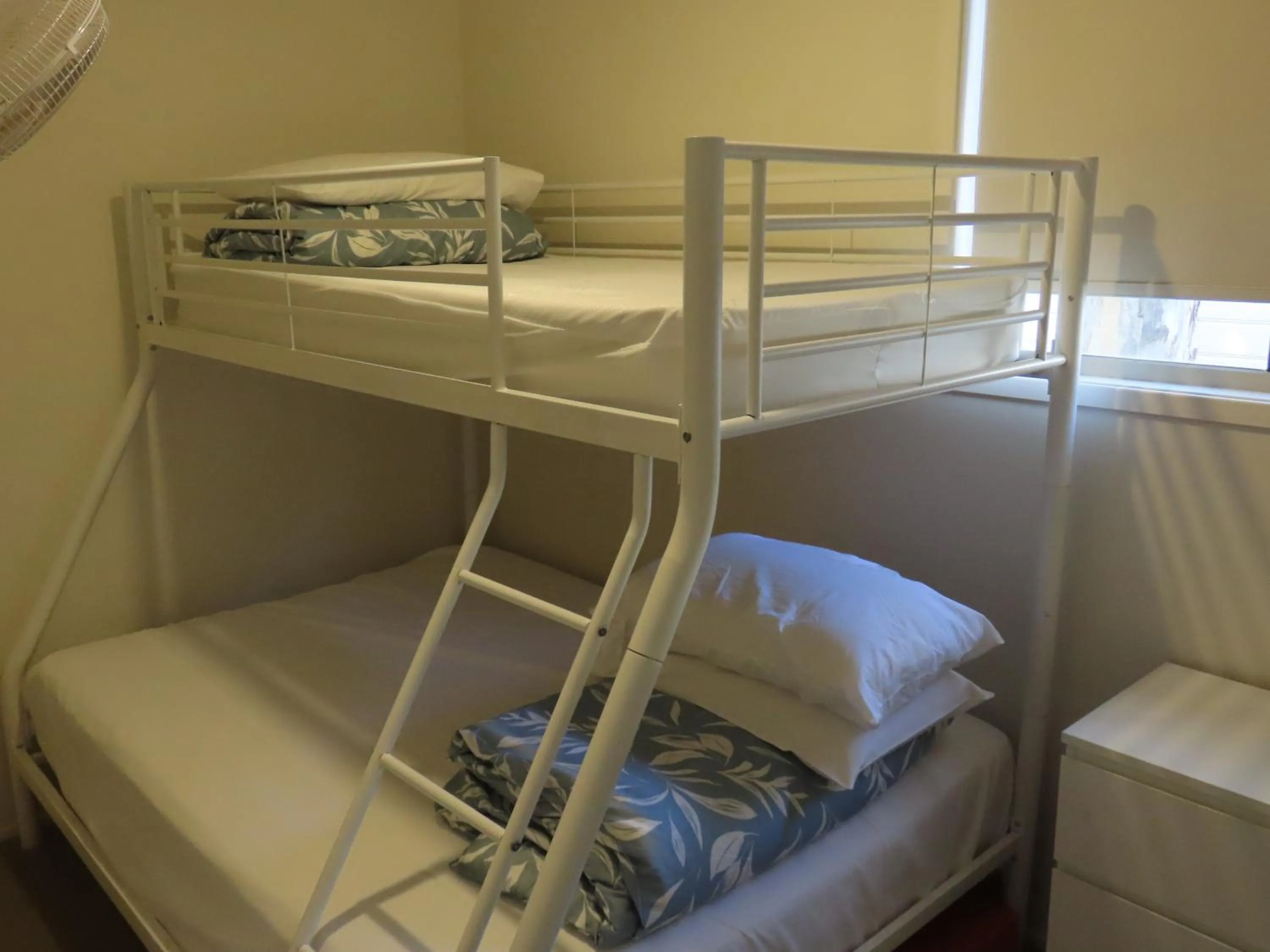bunk bed, Bed in Albury Gardens Tourist Park