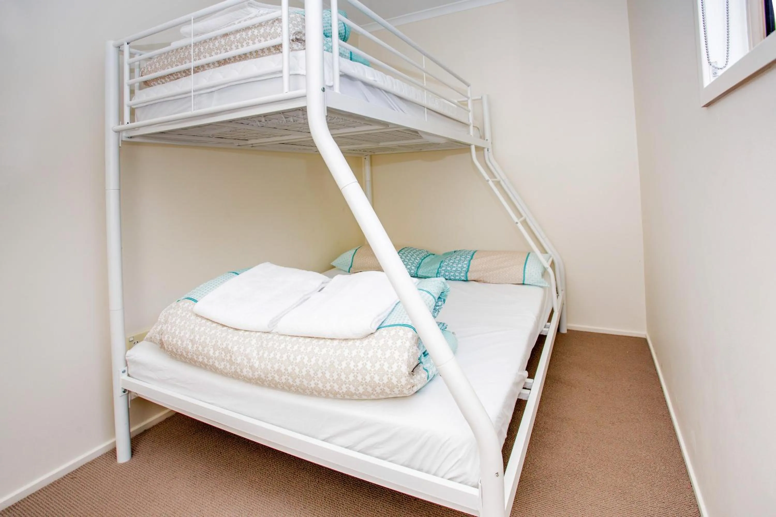 bunk bed, Bed in Albury Gardens Tourist Park