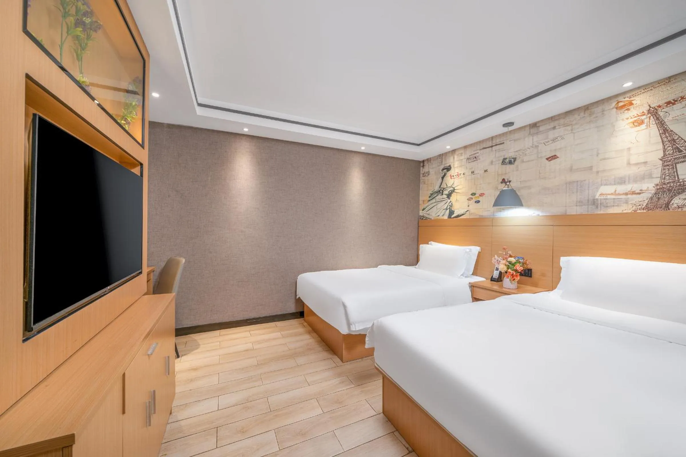 Bed in Yi Nuo Hotel Guangzhou