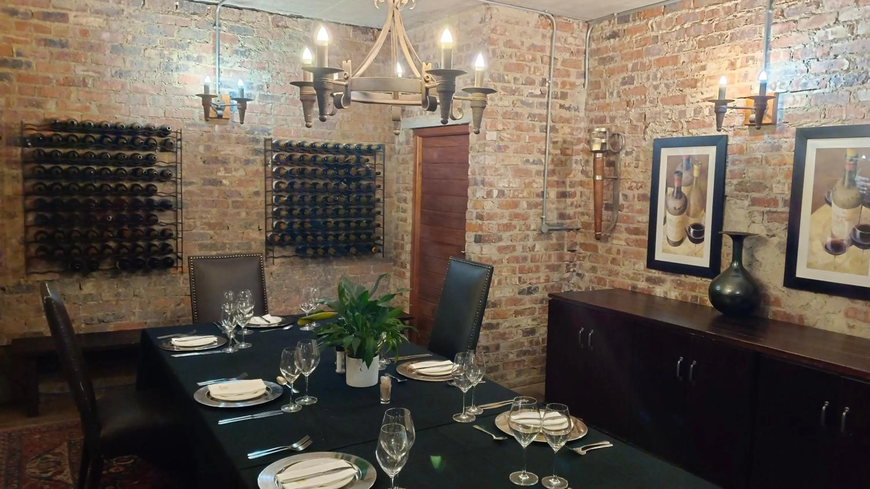 Riboville Boutique Hotel And Restaurant