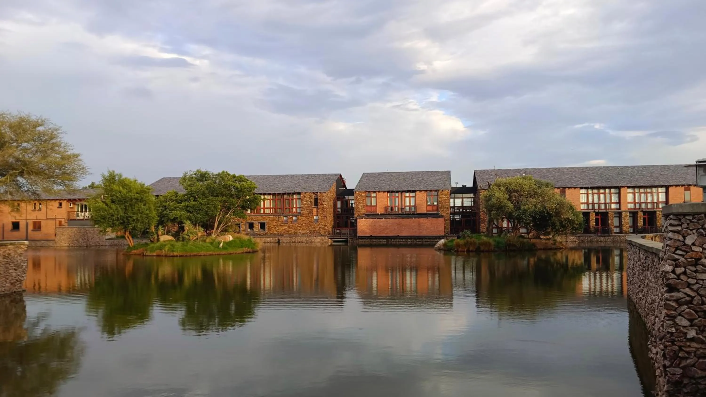 Riboville Boutique Hotel And Restaurant