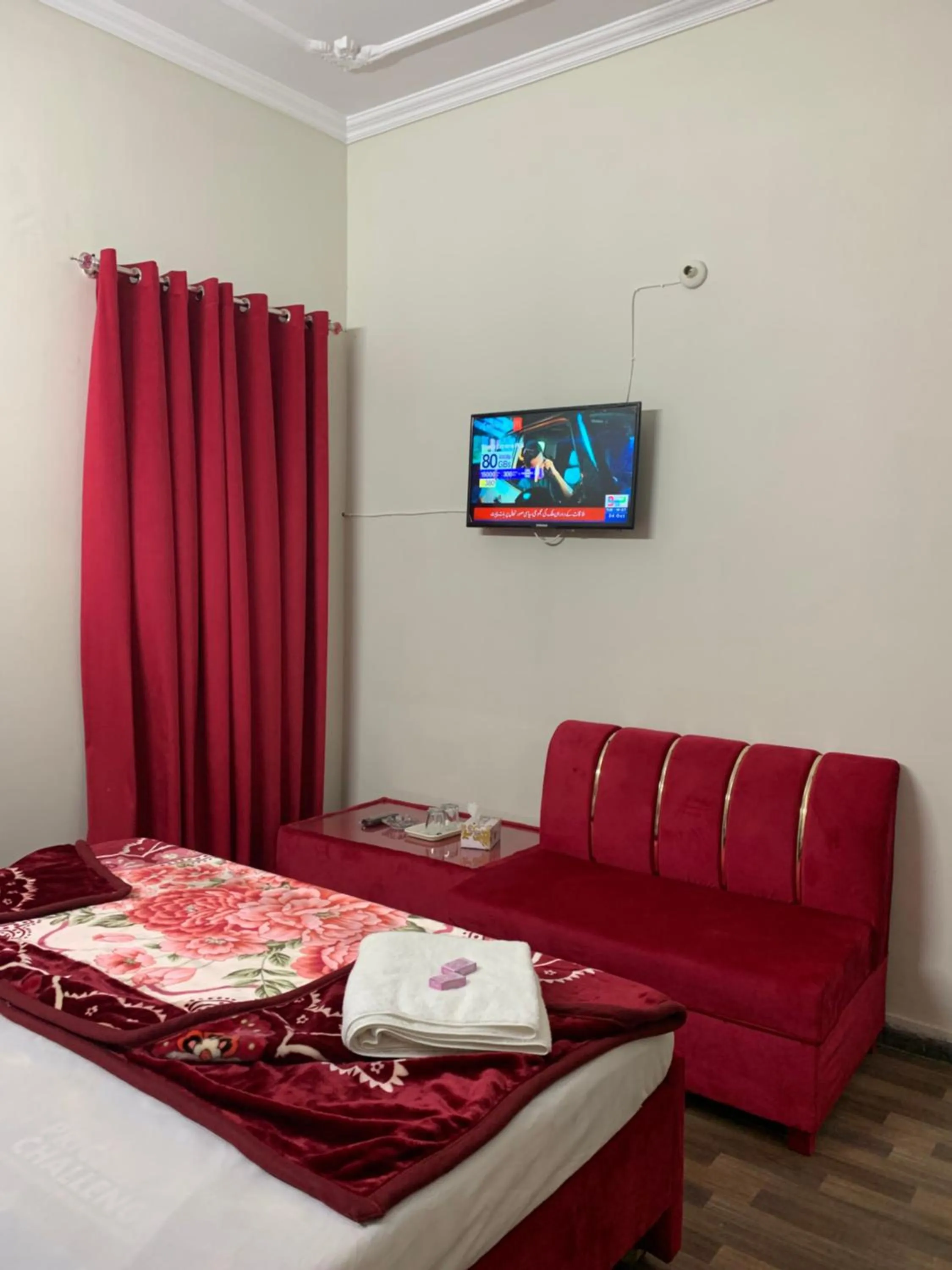 TV and multimedia, Bed in Eden Plus Executive Hotel