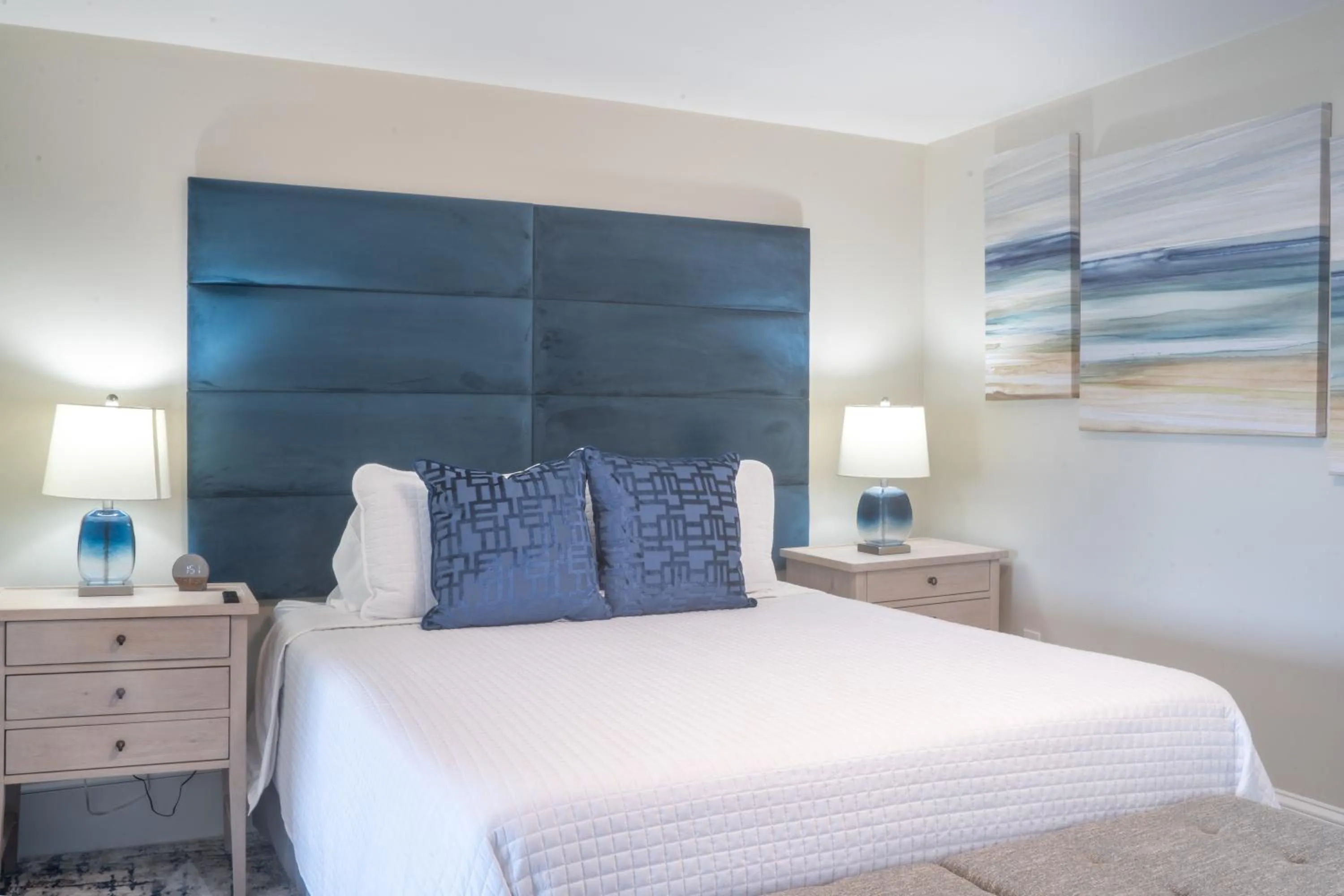 Bed in 935 Ocean, a Beachside Inn