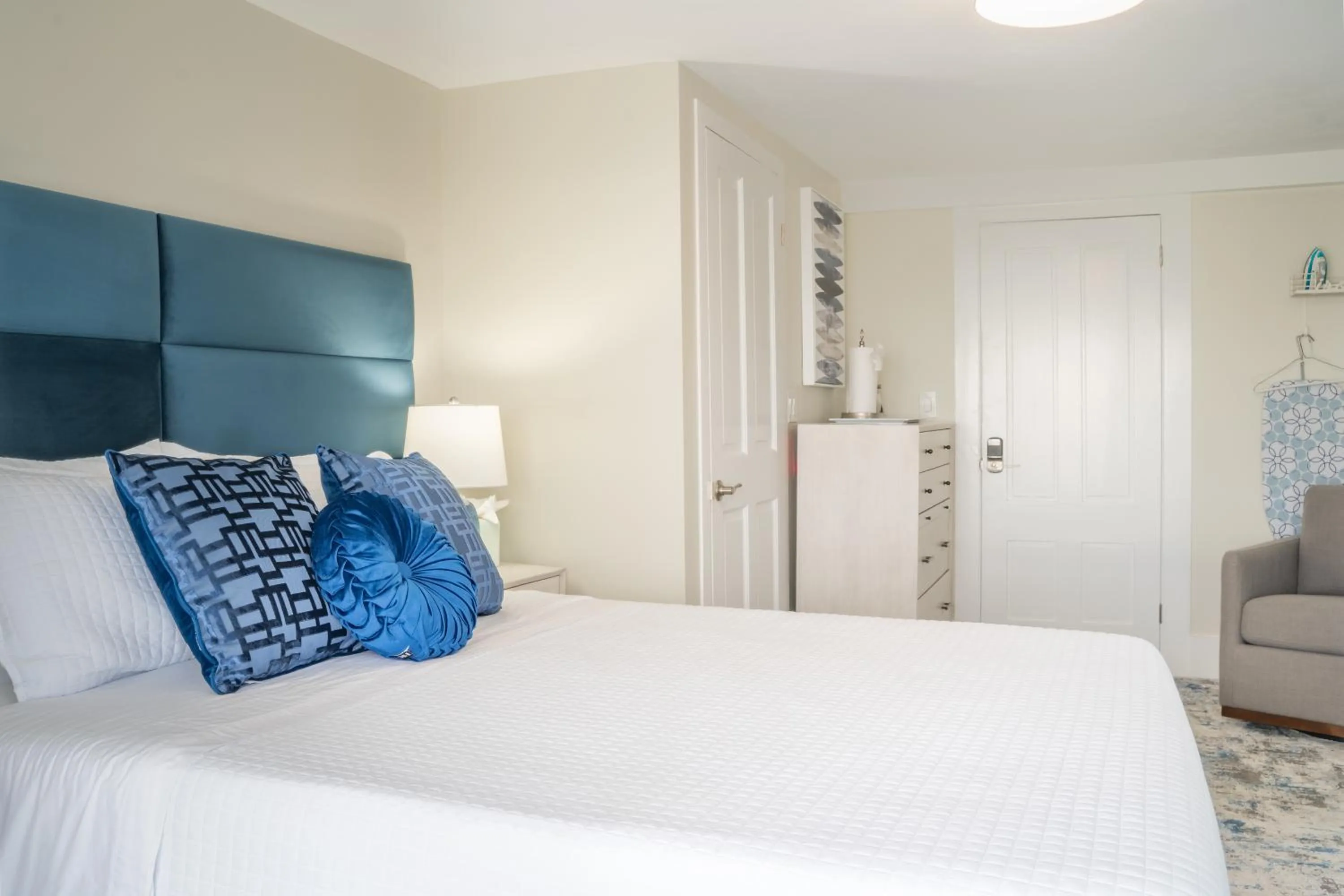 Bed in 935 Ocean, a Beachside Inn