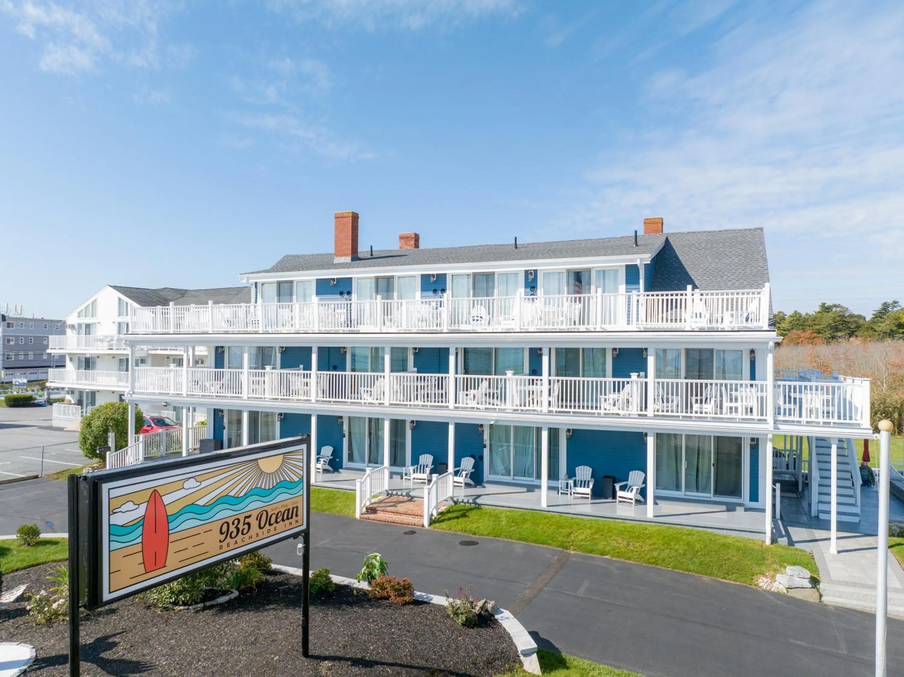 Property building in 935 Ocean, a Beachside Inn