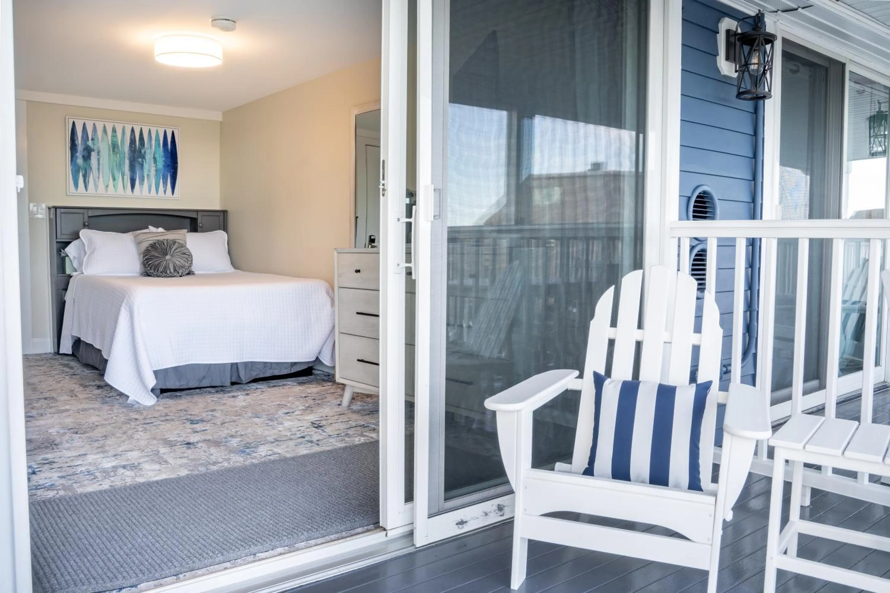 Balcony/Terrace, Bed in 935 Ocean, a Beachside Inn