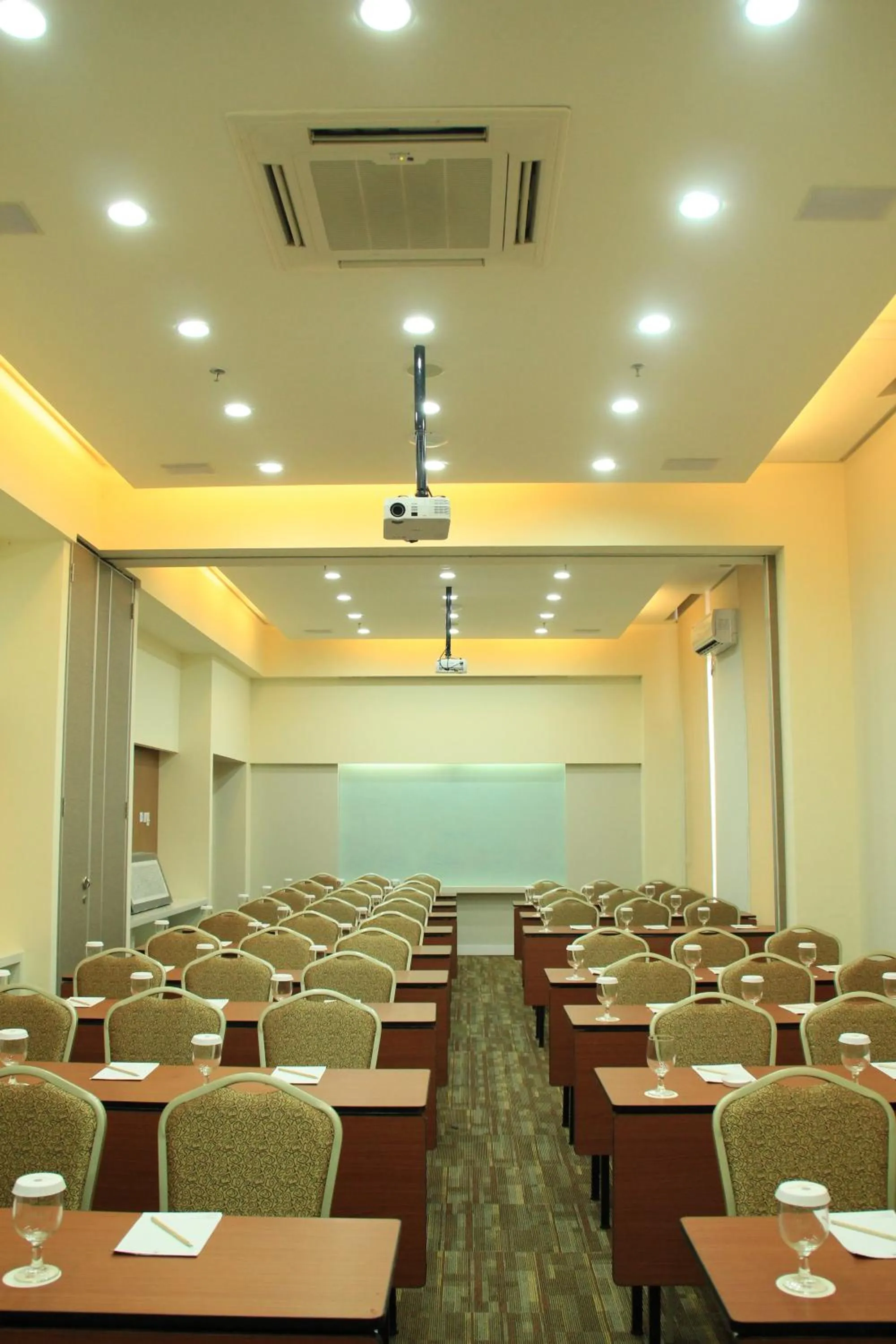 Business facilities in Kyriad Hotel Airport Jakarta
