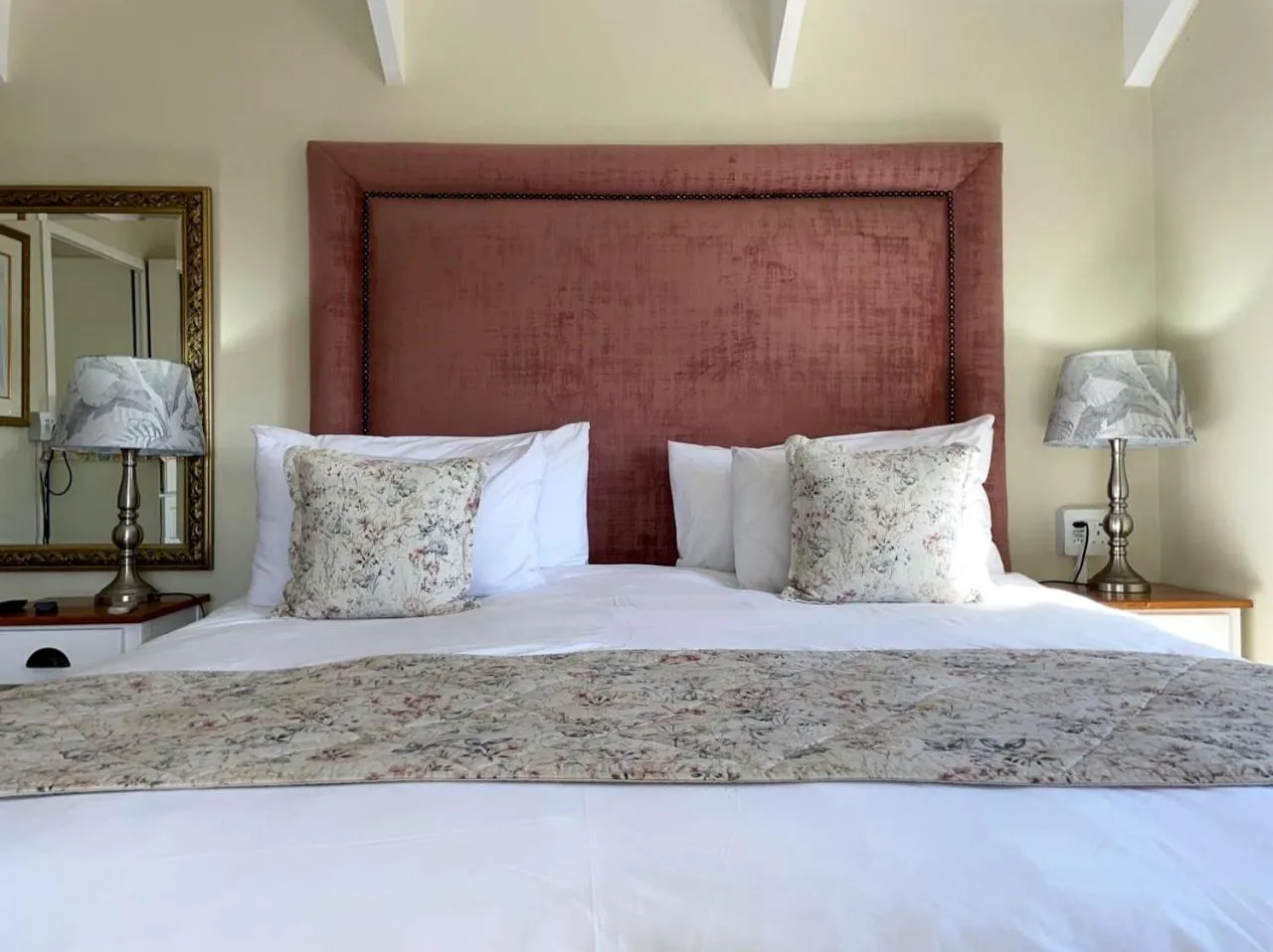 Bed in Paternoster Manor