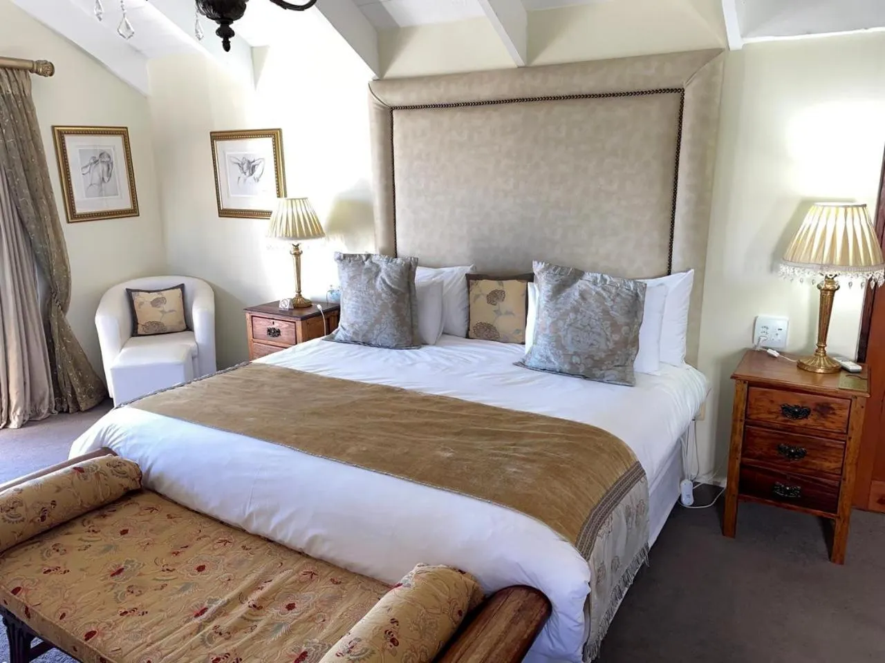 Bed in Paternoster Manor