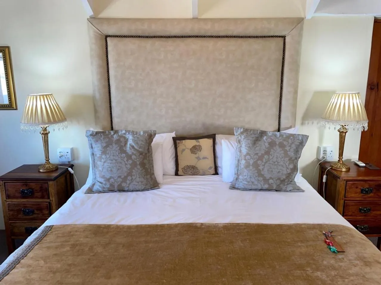 Bedroom, Bed in Paternoster Manor