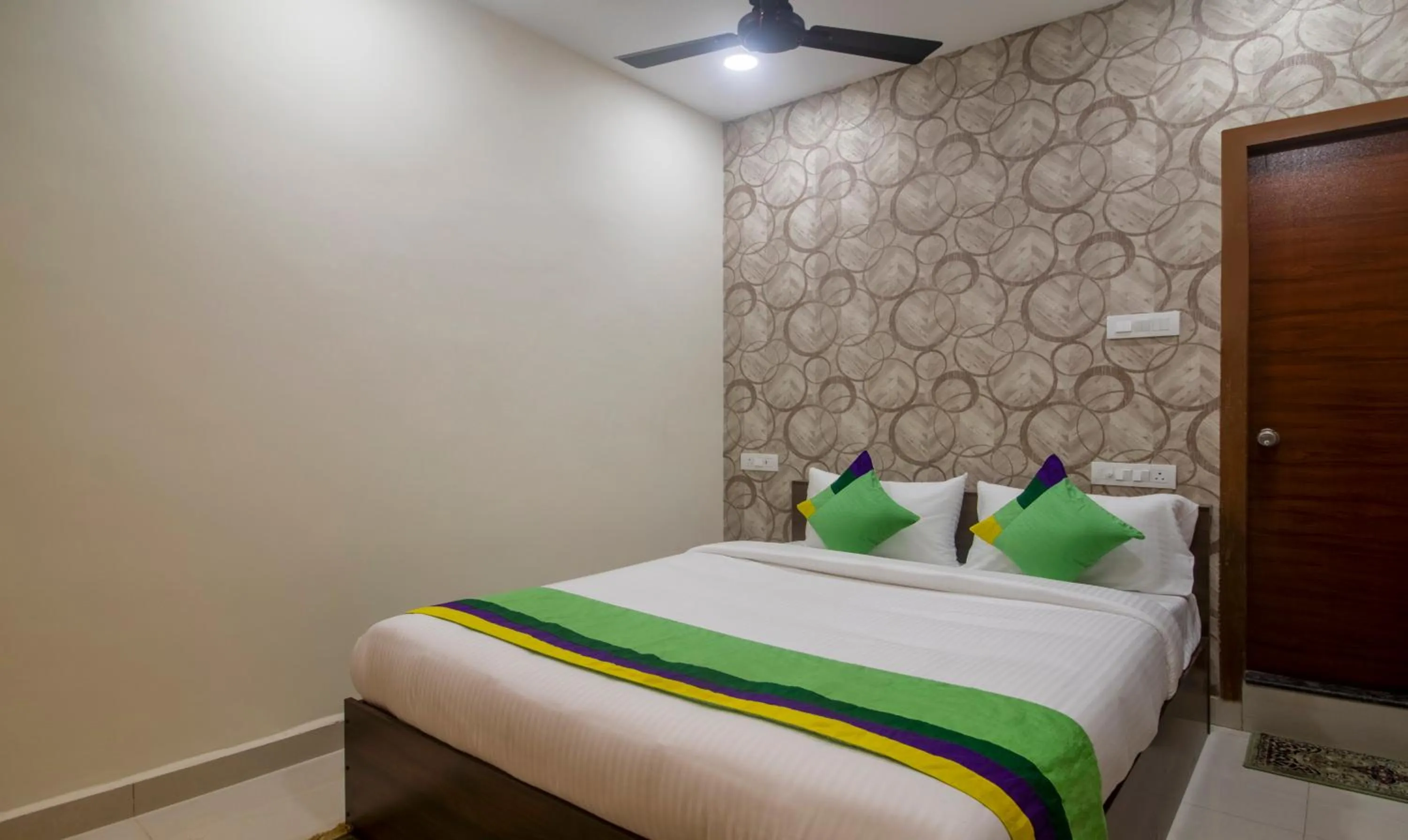 Bed in Treebo Navya The Park