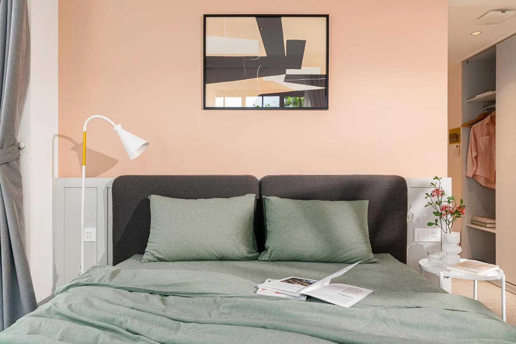 Bed in M Village Living Hoàng Văn Thụ