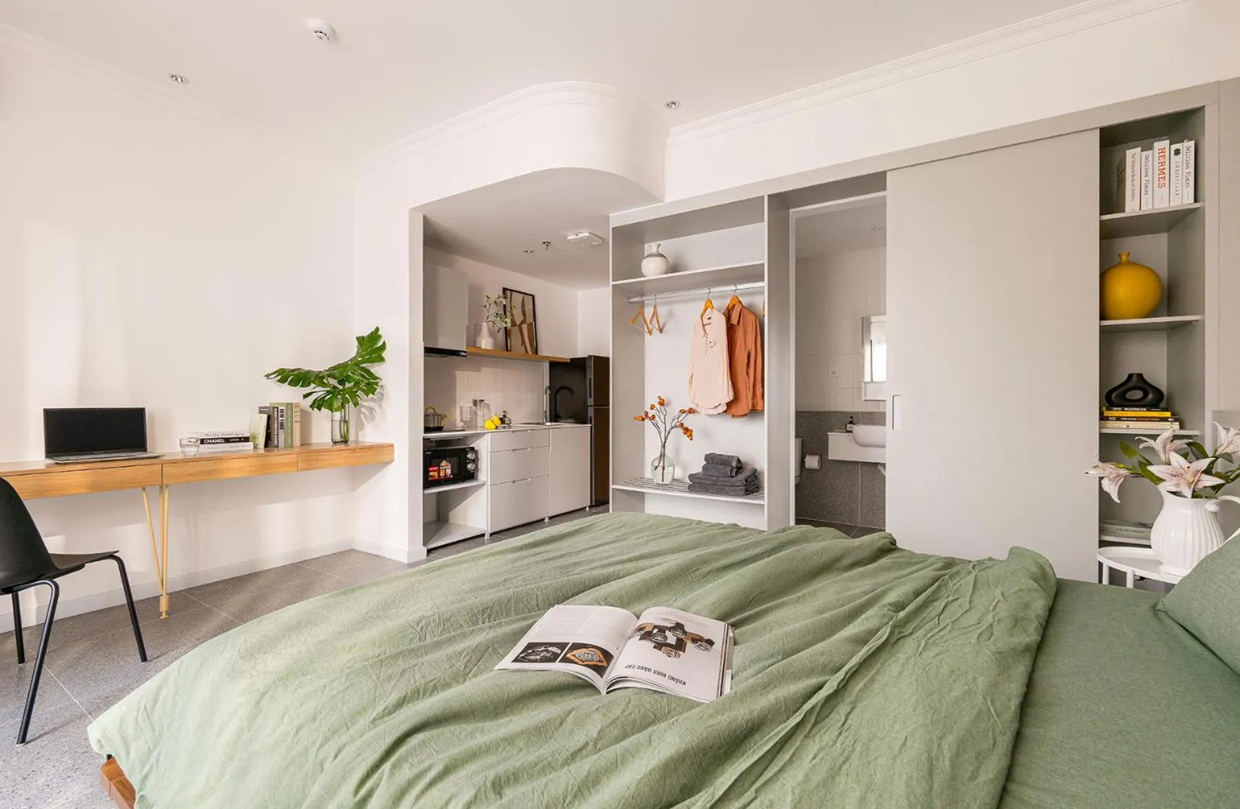 Bed in M Village Living Hoàng Văn Thụ