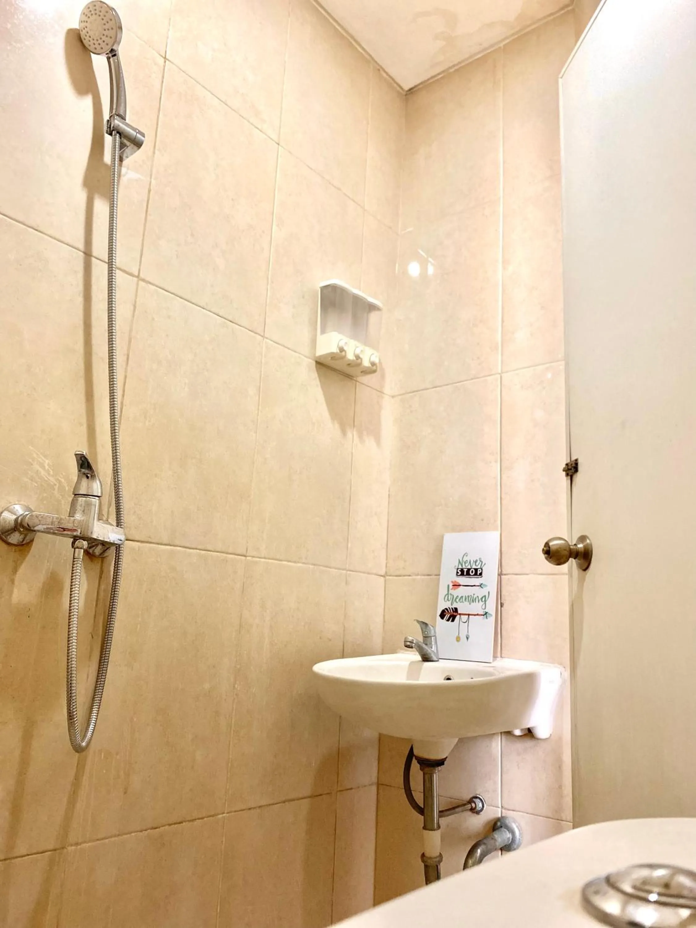 Behomy Corner Eight Lippo Karawaci