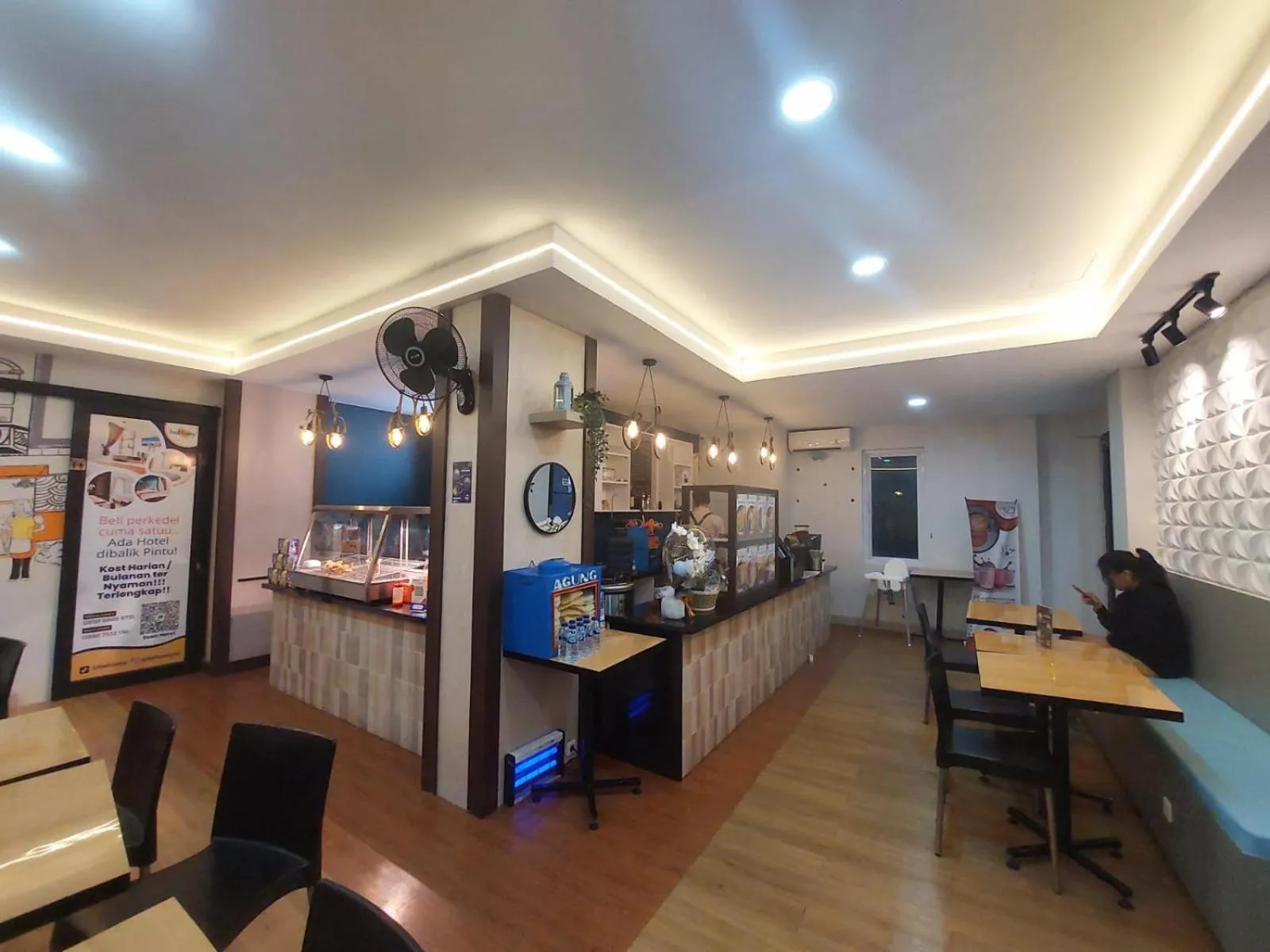 Restaurant/places to eat in Behomy Corner Eight Lippo Karawaci