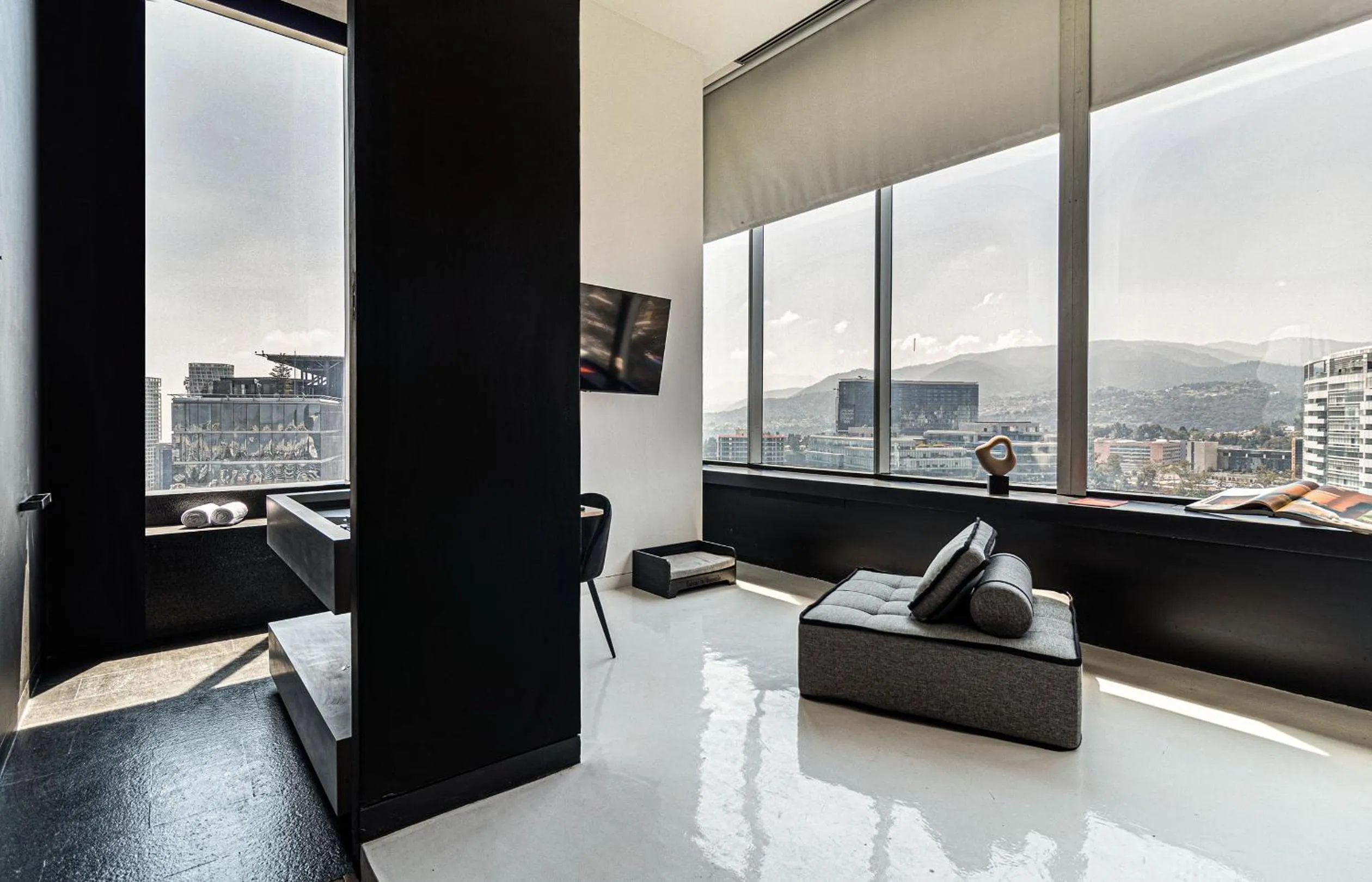 Photo of the whole room in Collection Suites by Kukun