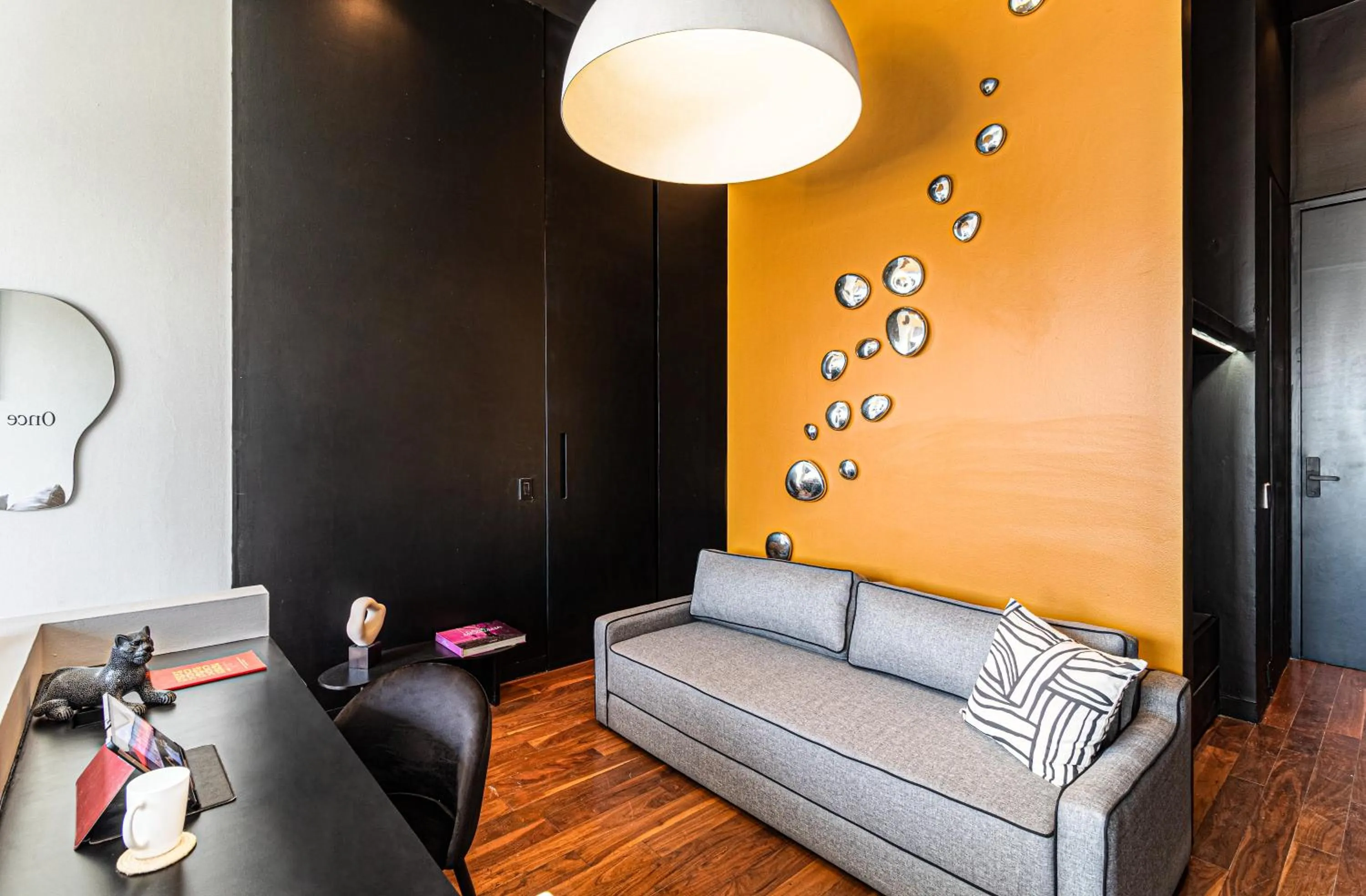 Living room in Collection Suites by Kukun