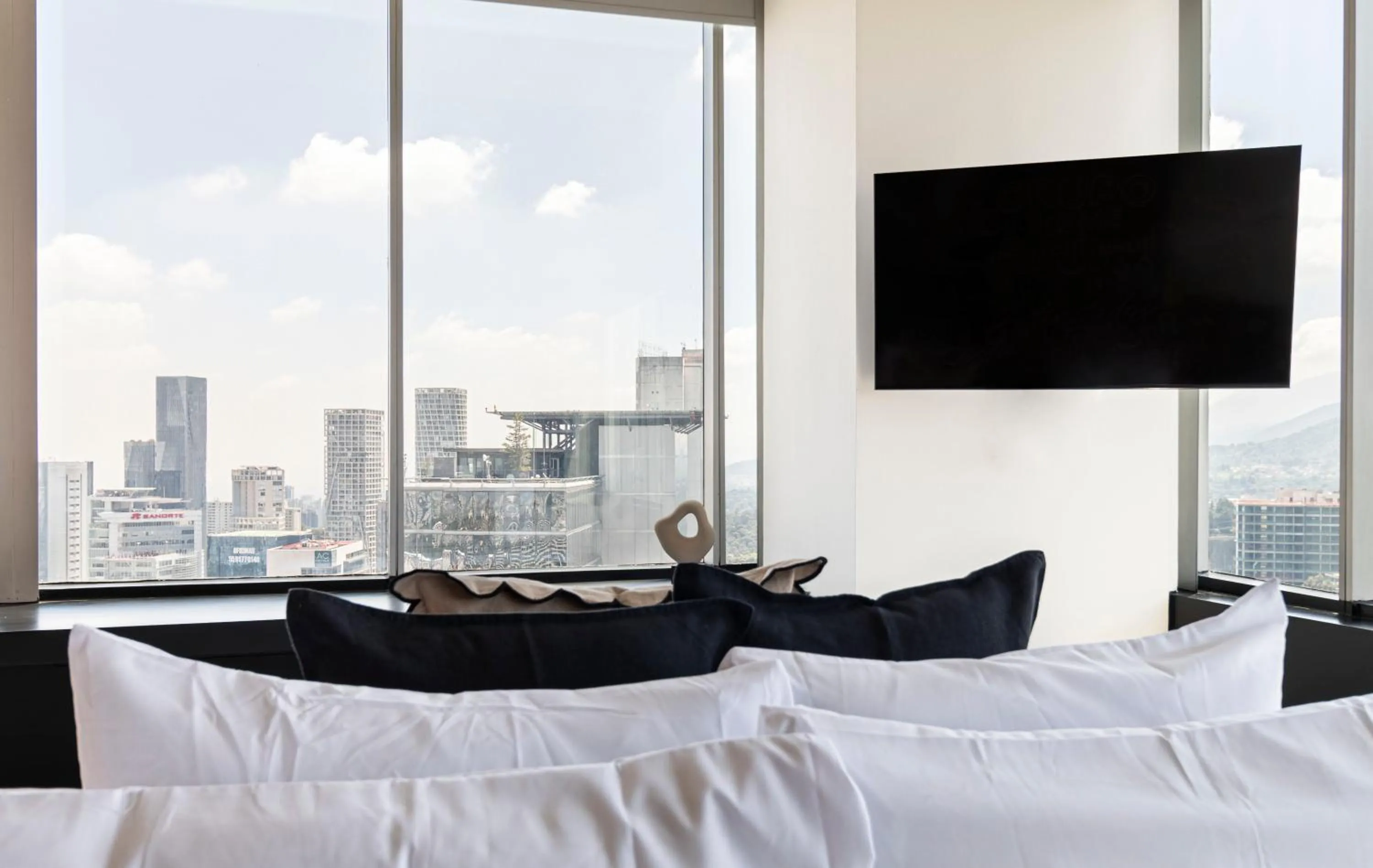City view, Bed in Collection Suites by Kukun