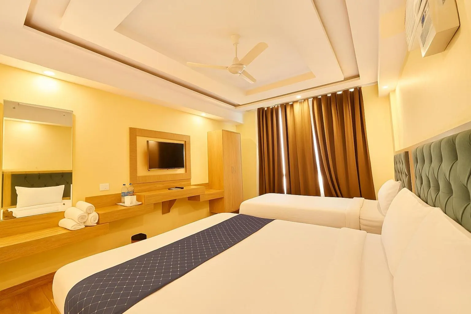 Communal lounge/ TV room, Bed in The Fragrance Hotel