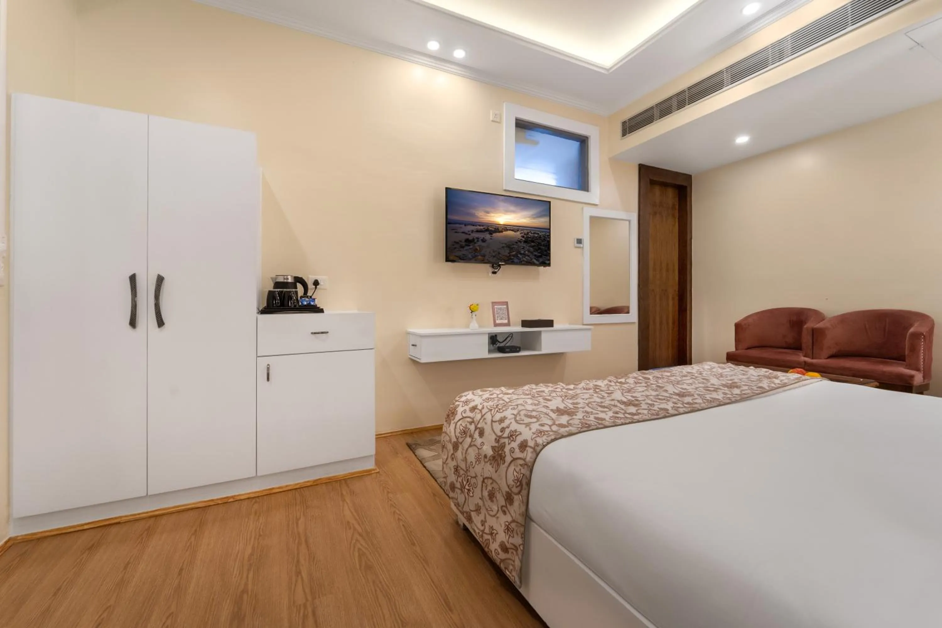 Bedroom, Bed in ARCO Hotels and Resorts Srinagar