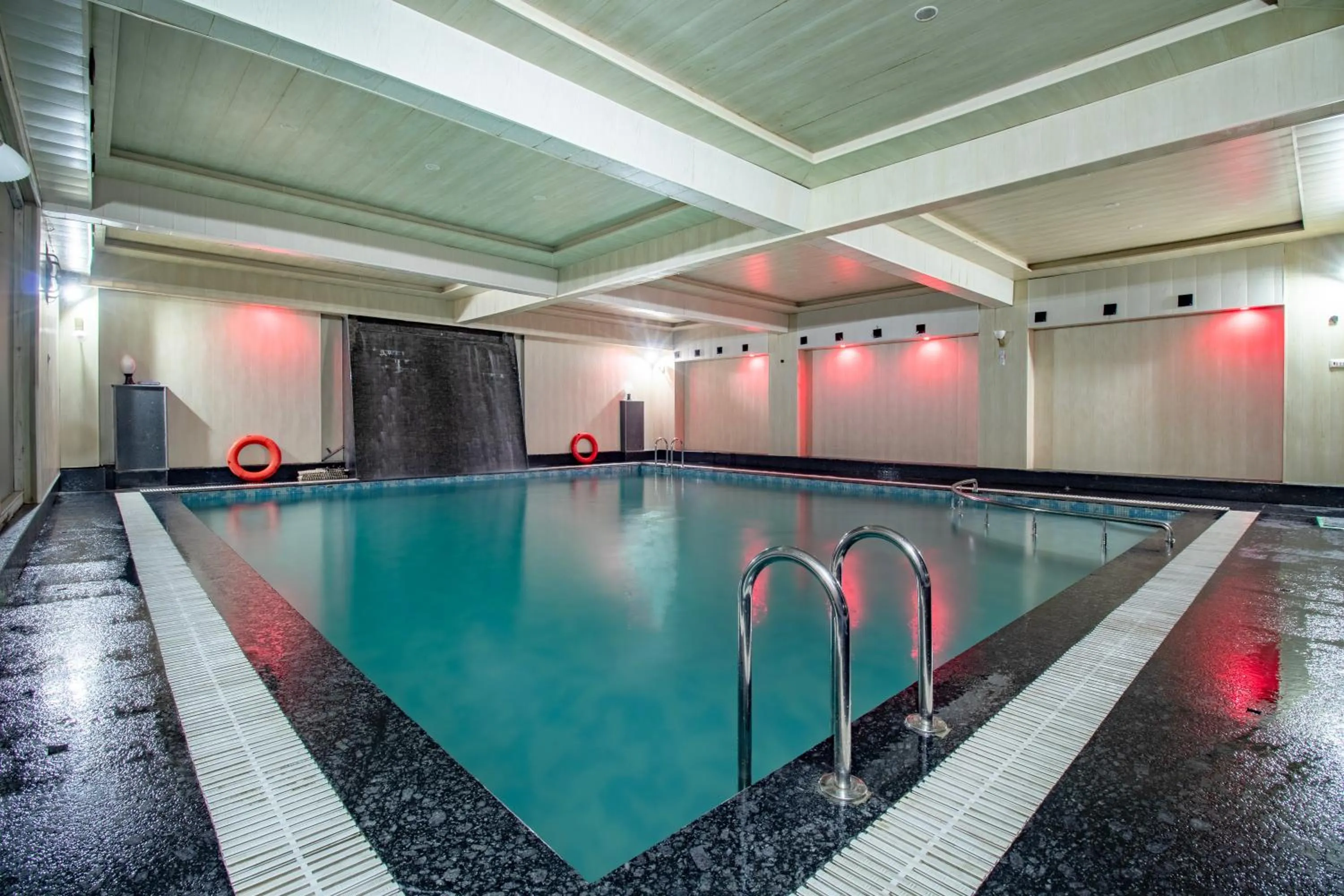 Swimming pool in ARCO Hotels and Resorts Srinagar