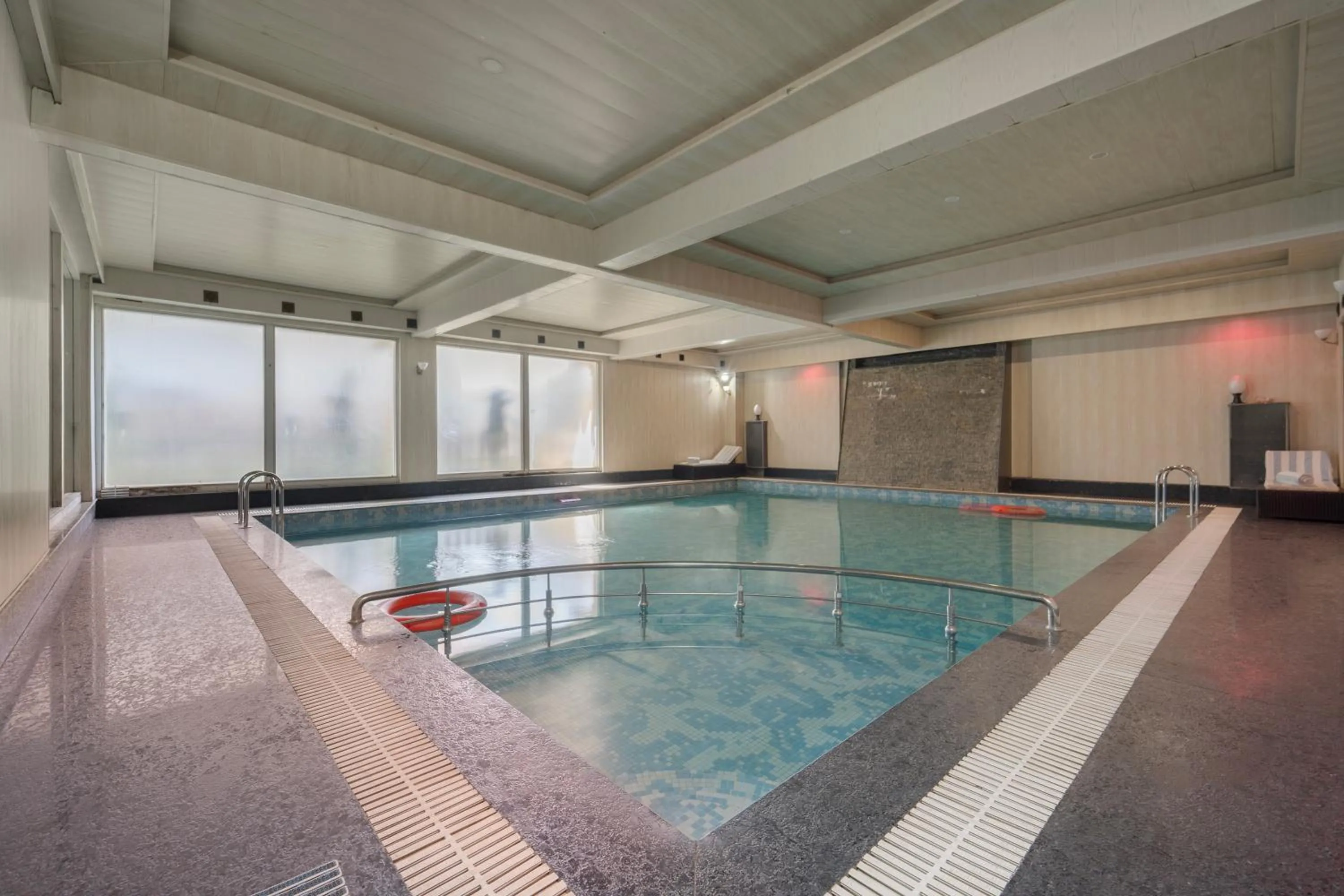 Swimming pool in ARCO Hotels and Resorts Srinagar