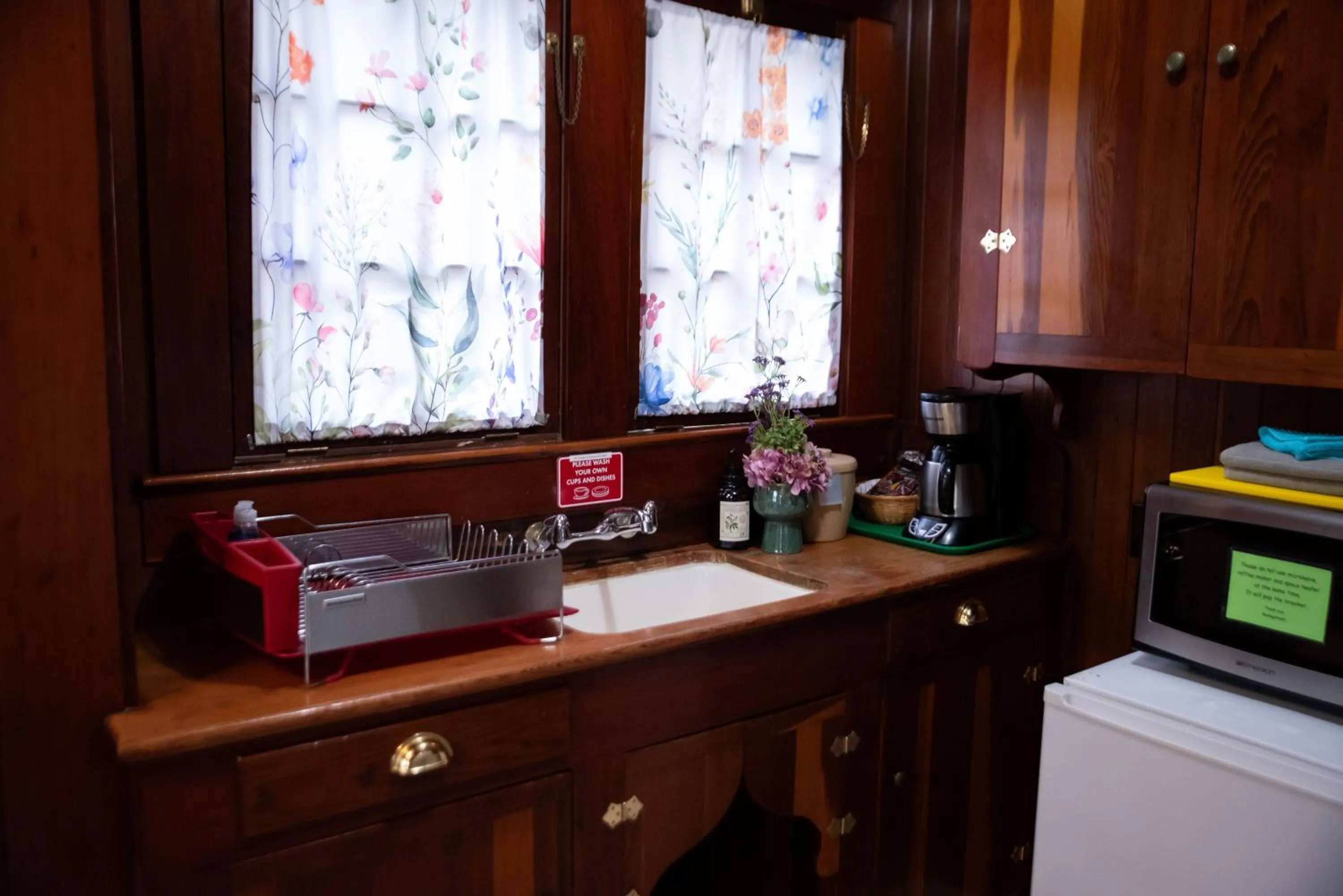 Coffee/tea facilities in Miranda Gardens Resort