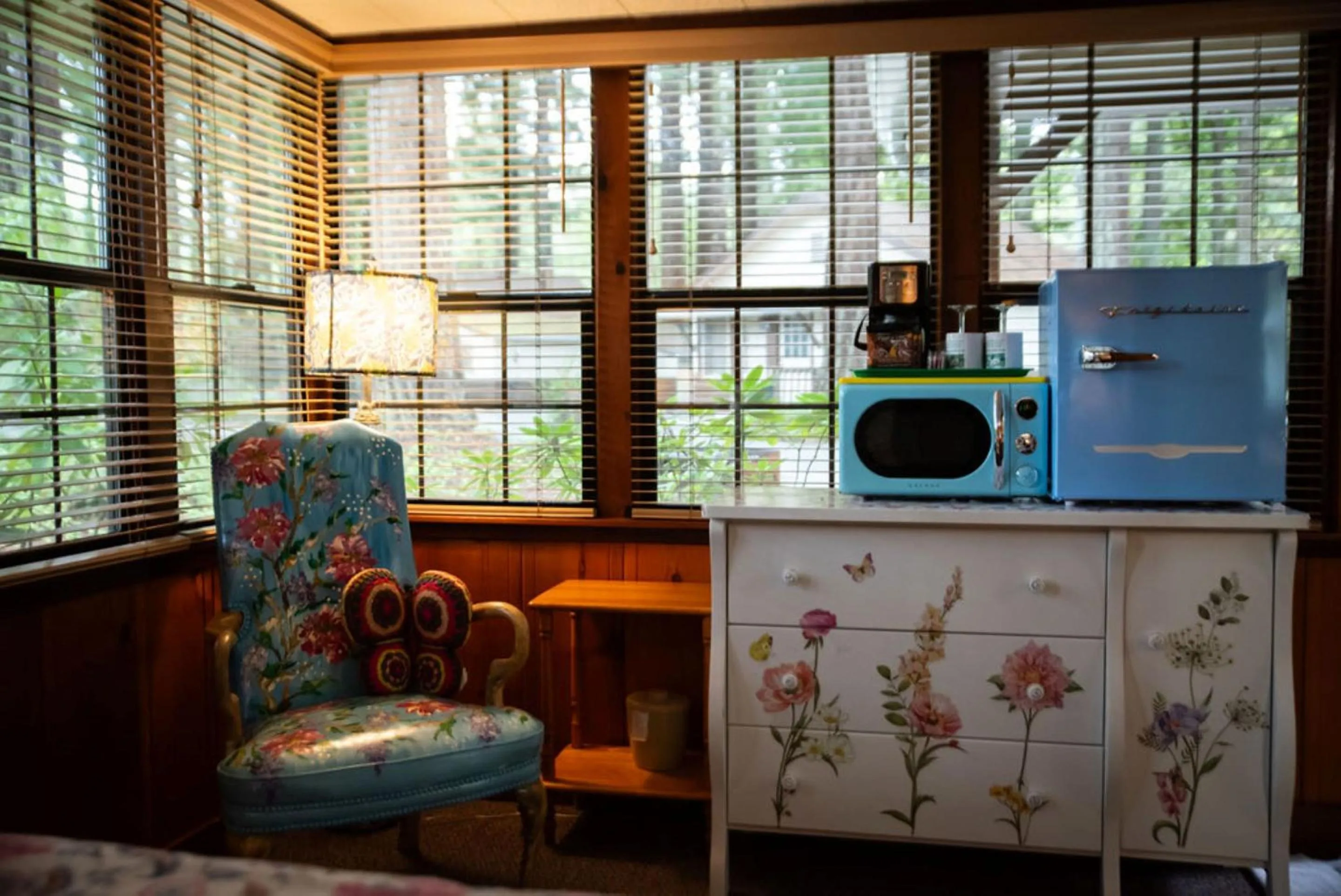 Seating area in Miranda Gardens Resort