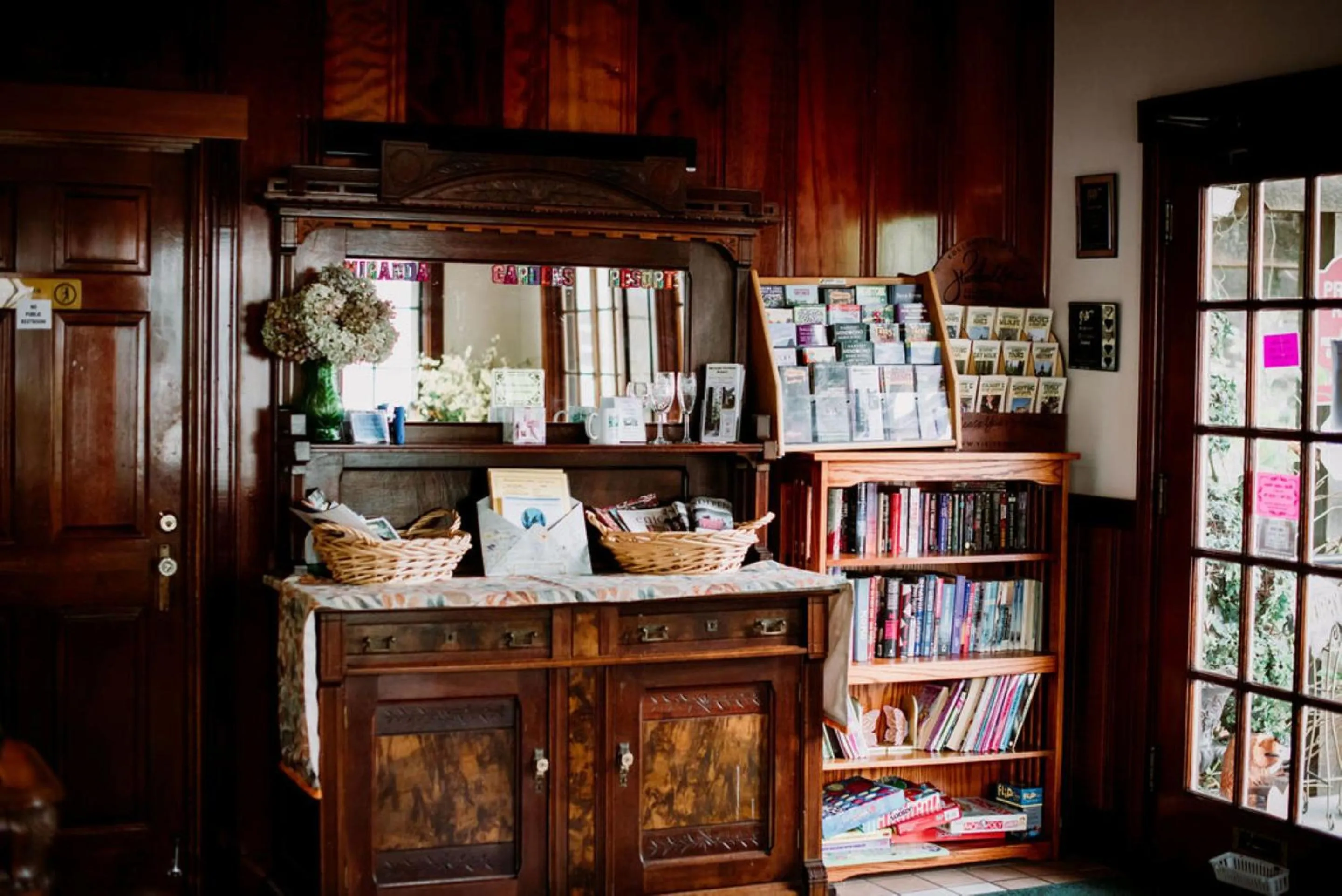 Lobby or reception in Miranda Gardens Resort