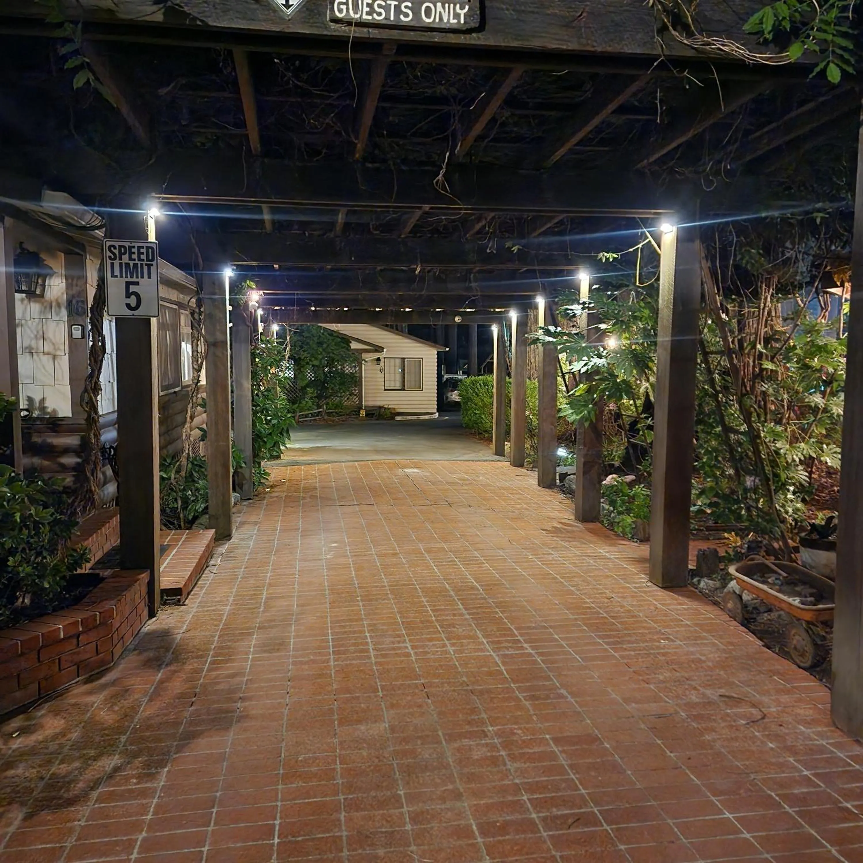 Night in Miranda Gardens Resort