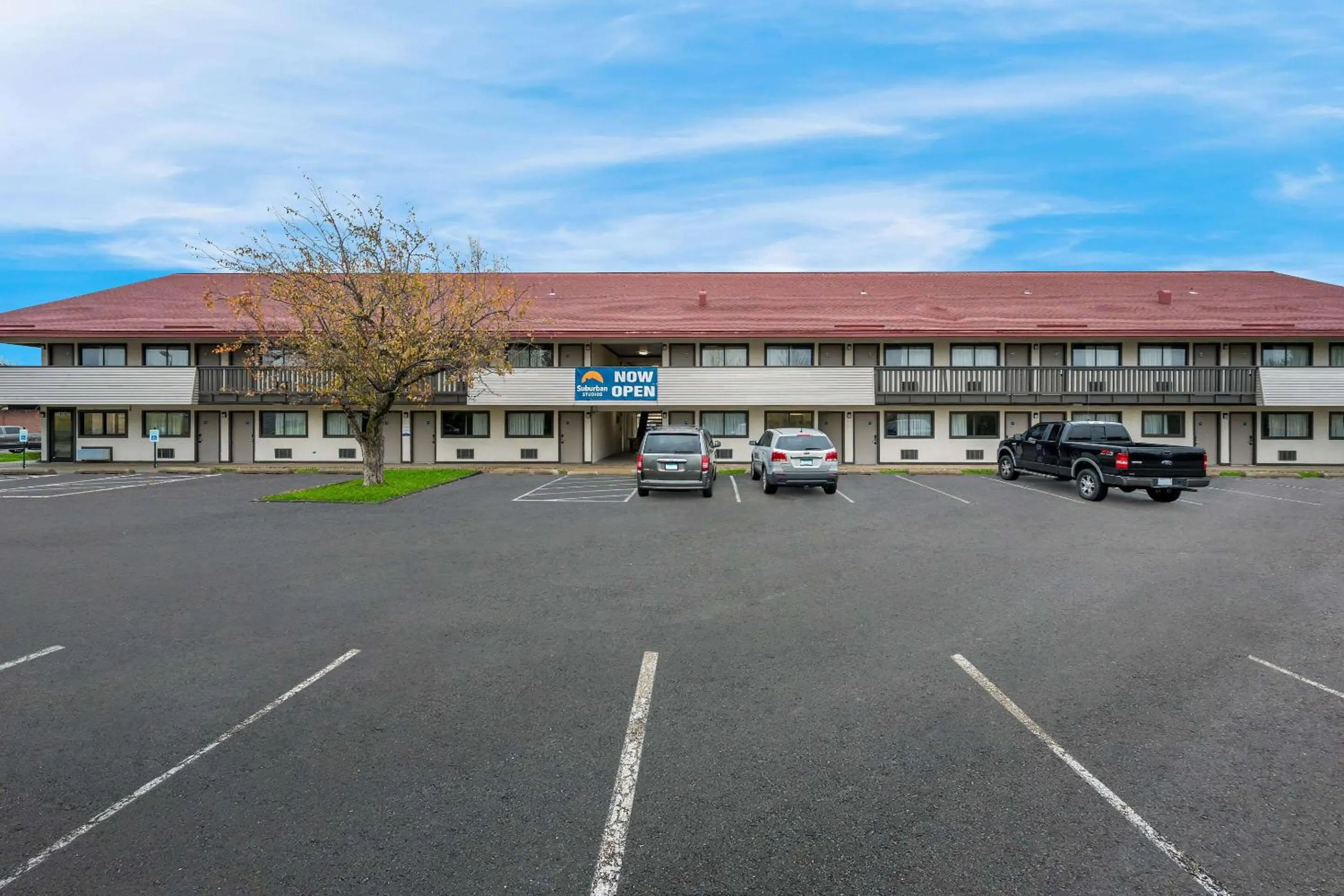 Property building in Suburban Studios Peoria