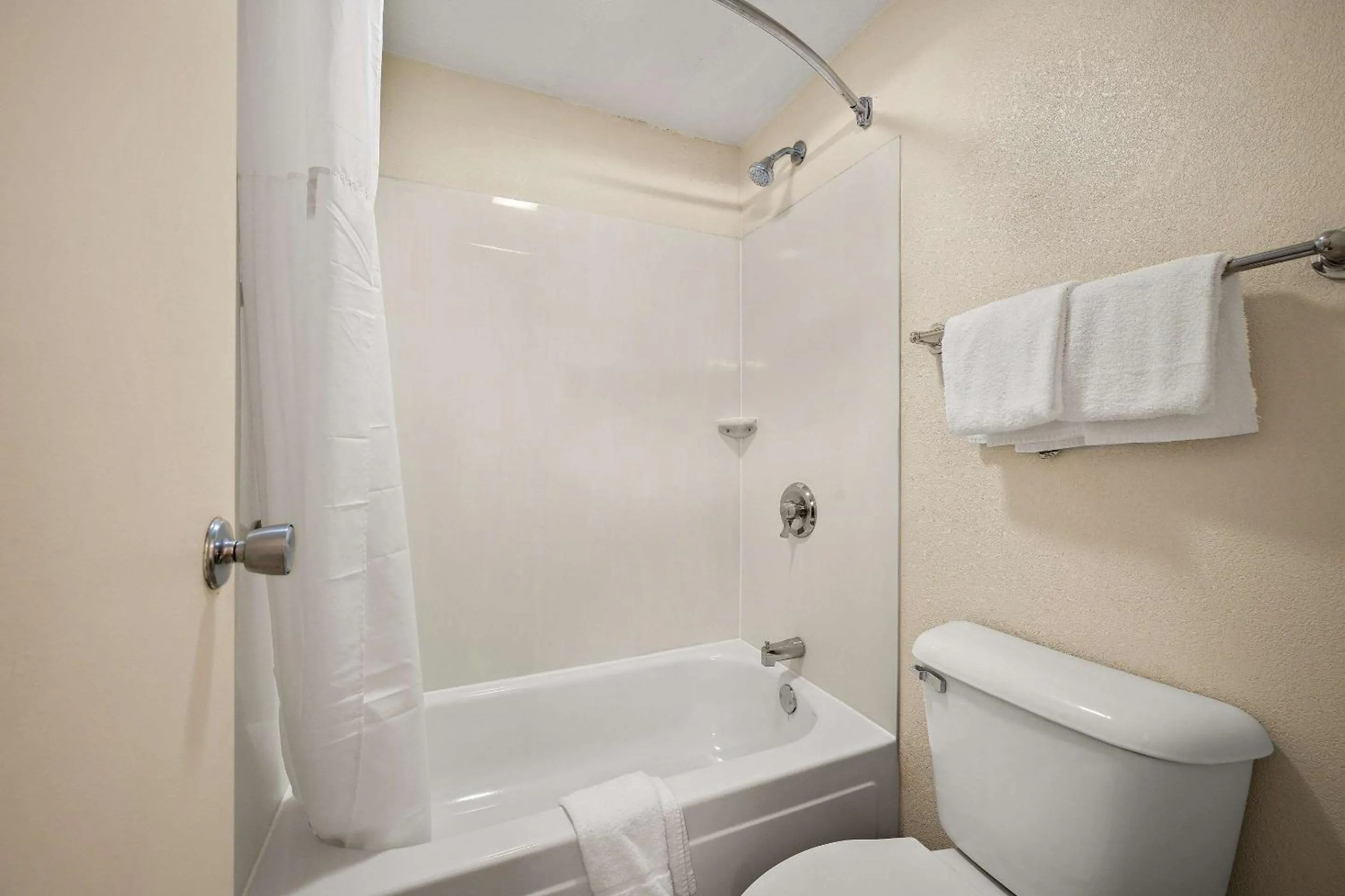 Bedroom in Suburban Studios Peoria