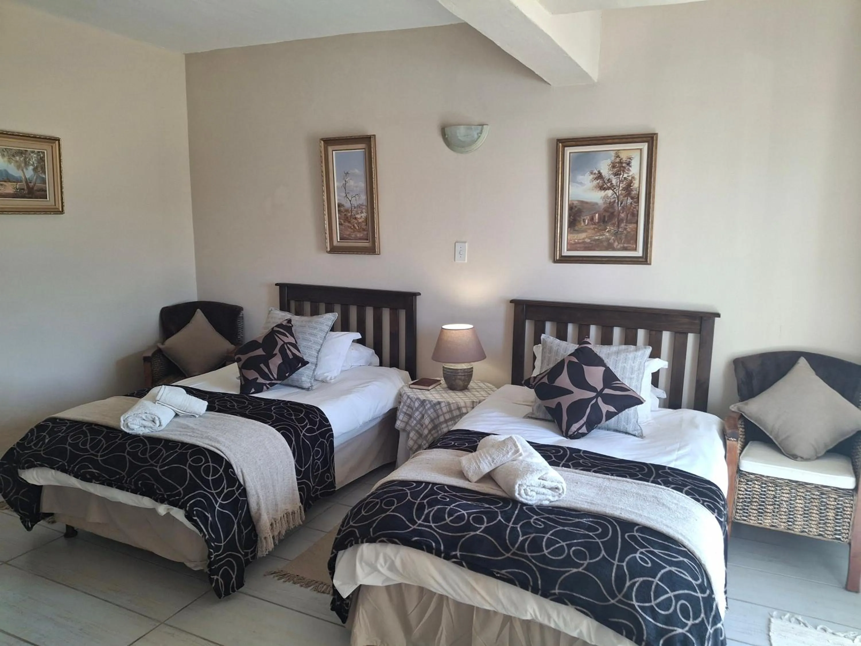 Bedroom, Bed in Whale Watchers Inn