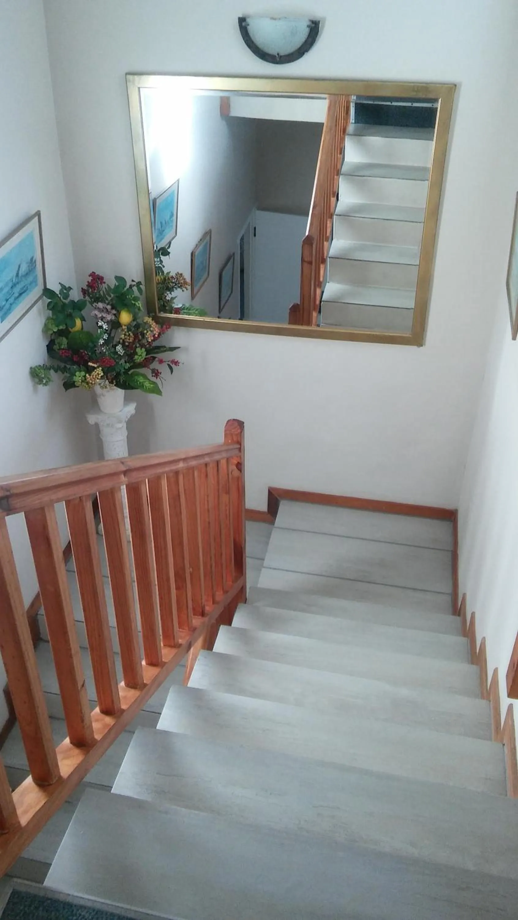 Facade/entrance in Whale Watchers Inn