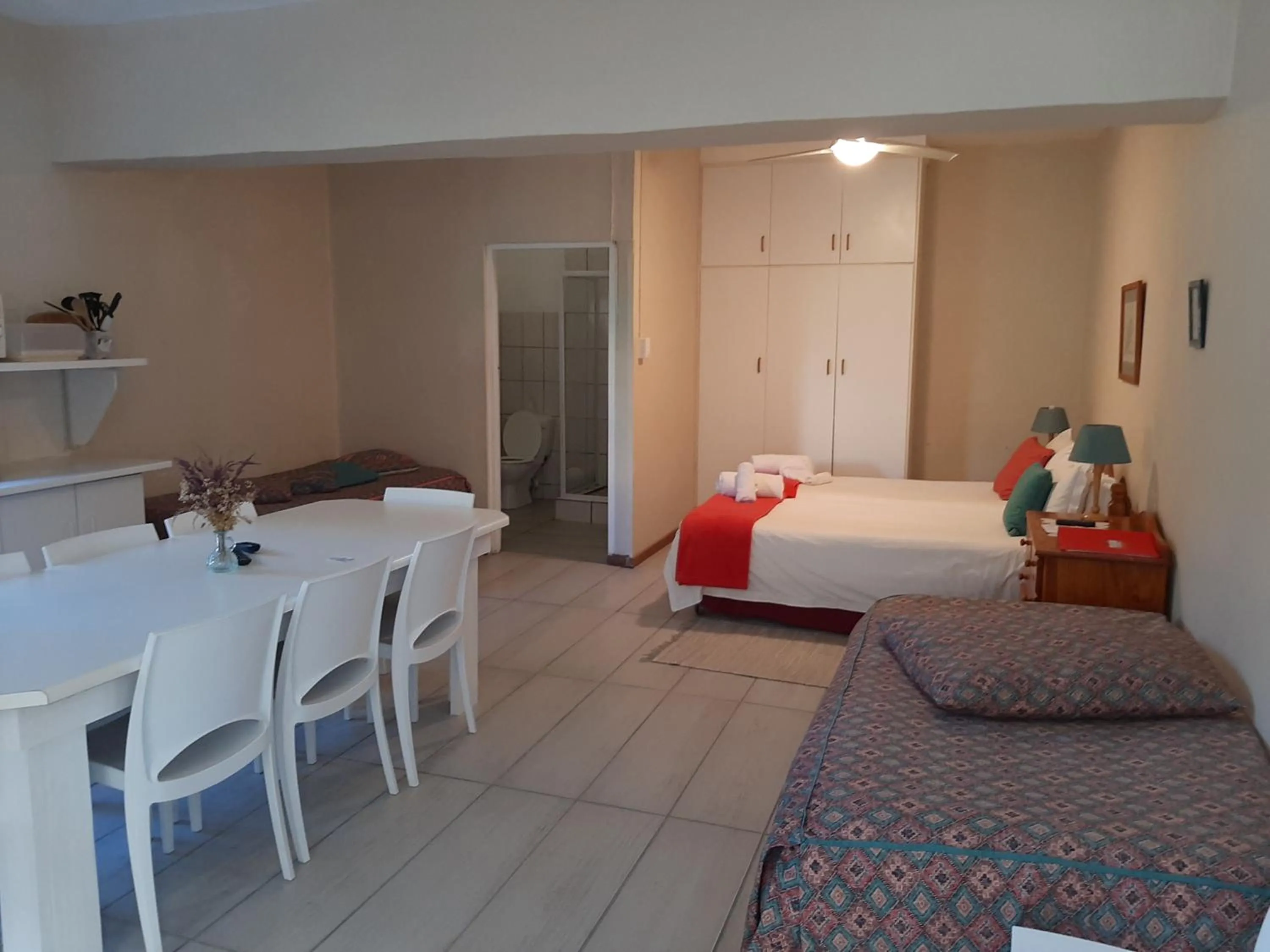 Photo of the whole room, Bed in Whale Watchers Inn