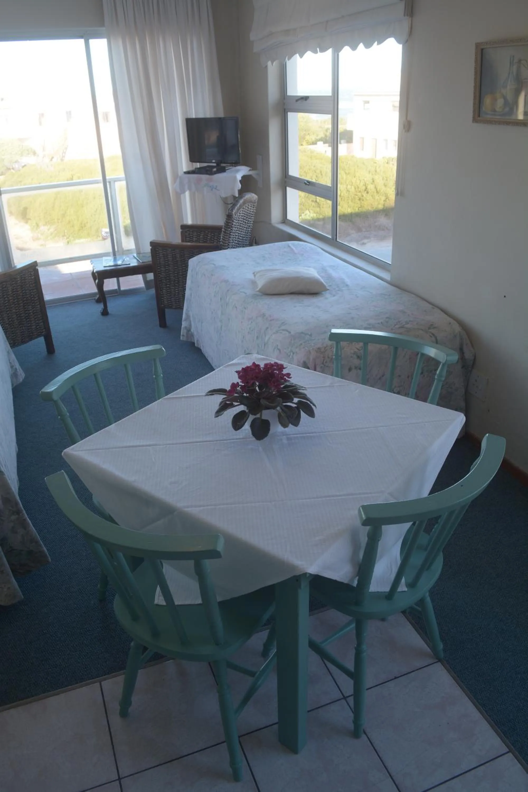 Seating area in Whale Watchers Inn