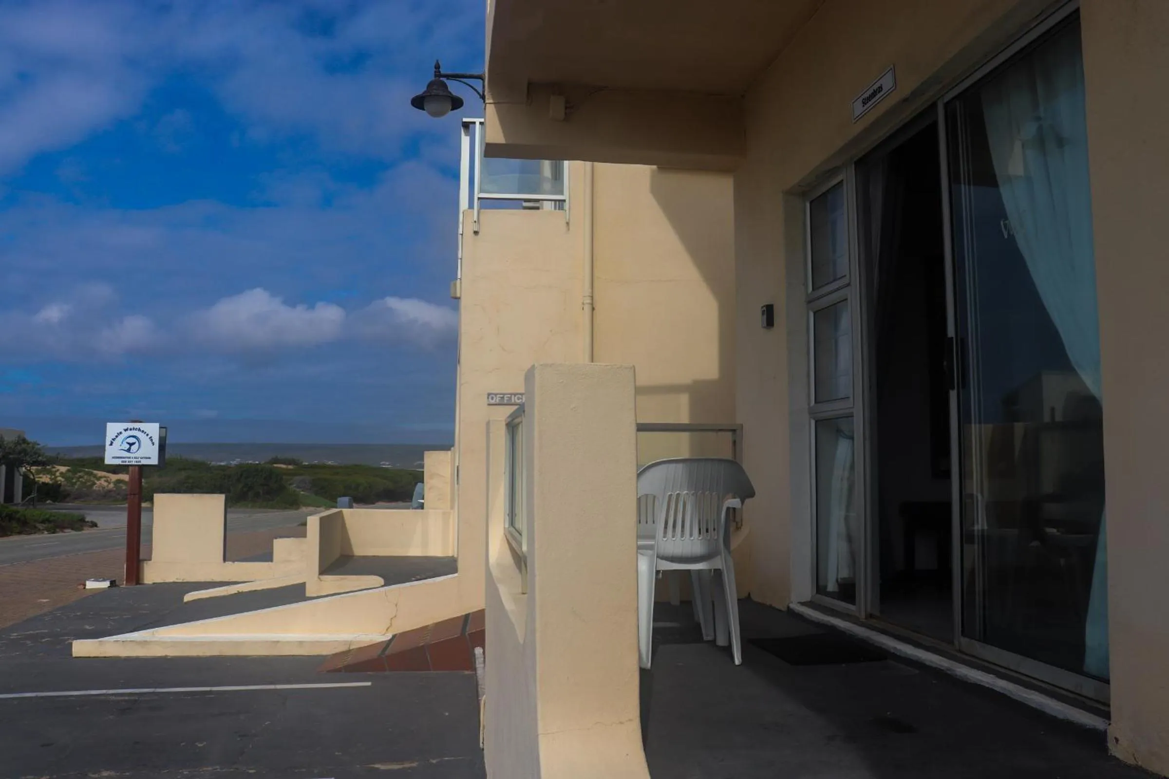 Balcony/Terrace in Whale Watchers Inn