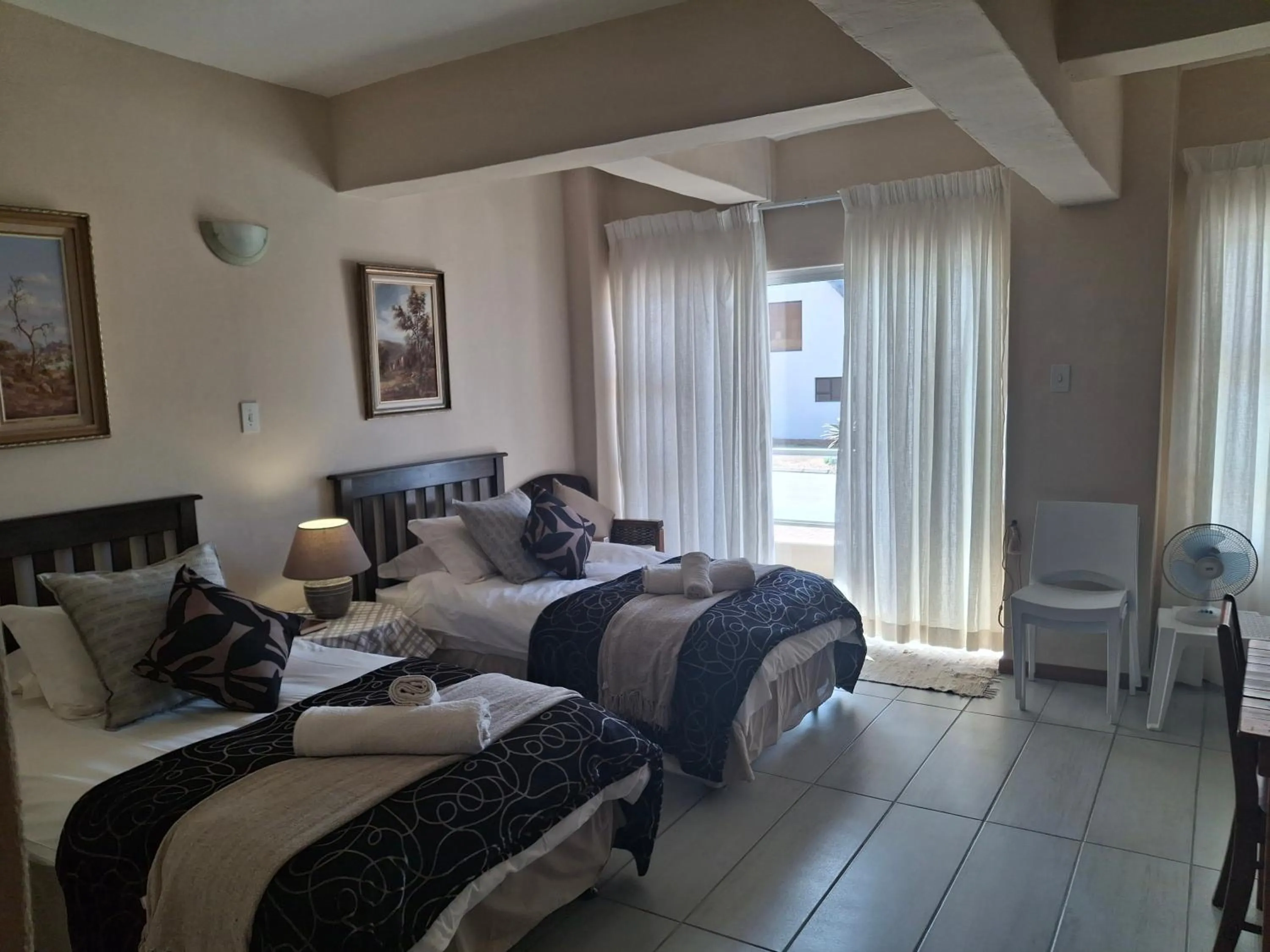 Bedroom, Bed in Whale Watchers Inn