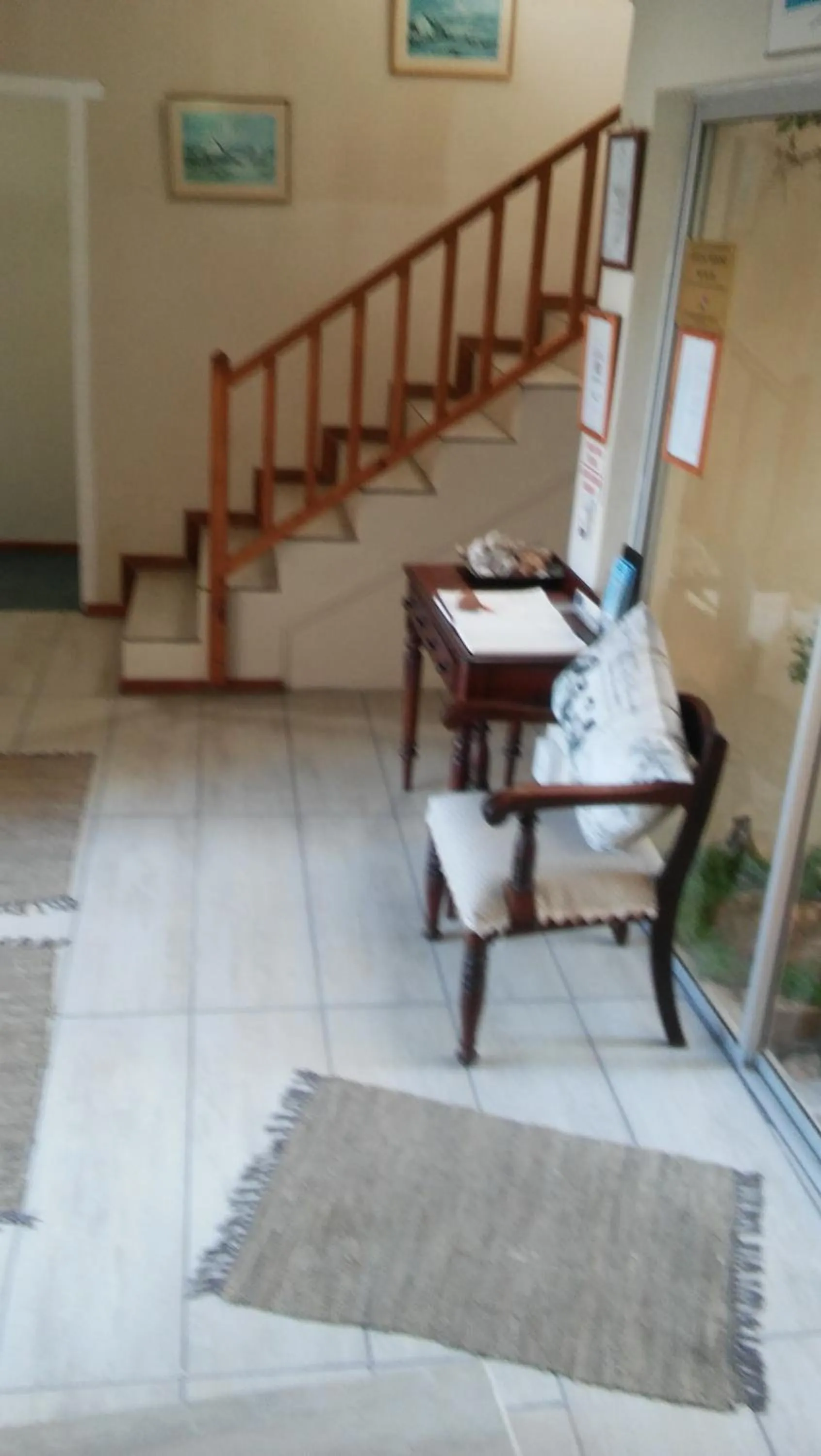 Facade/entrance in Whale Watchers Inn