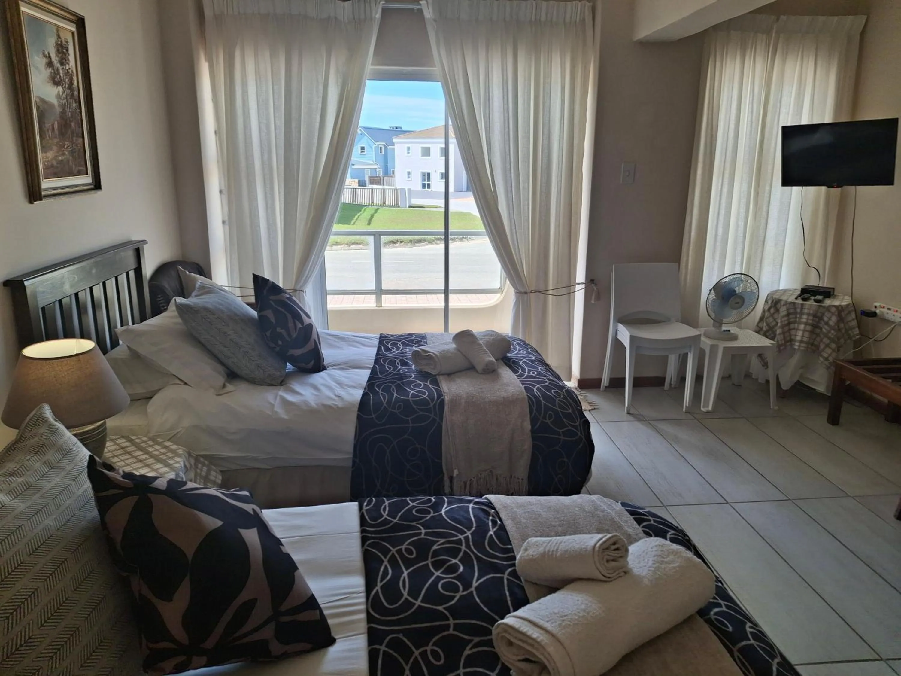 Bedroom, Bed in Whale Watchers Inn